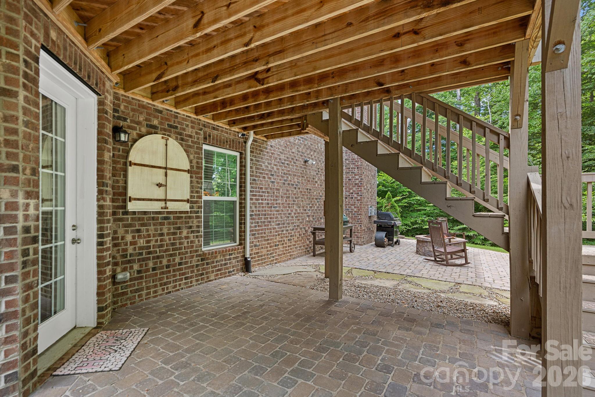 main property photo 37