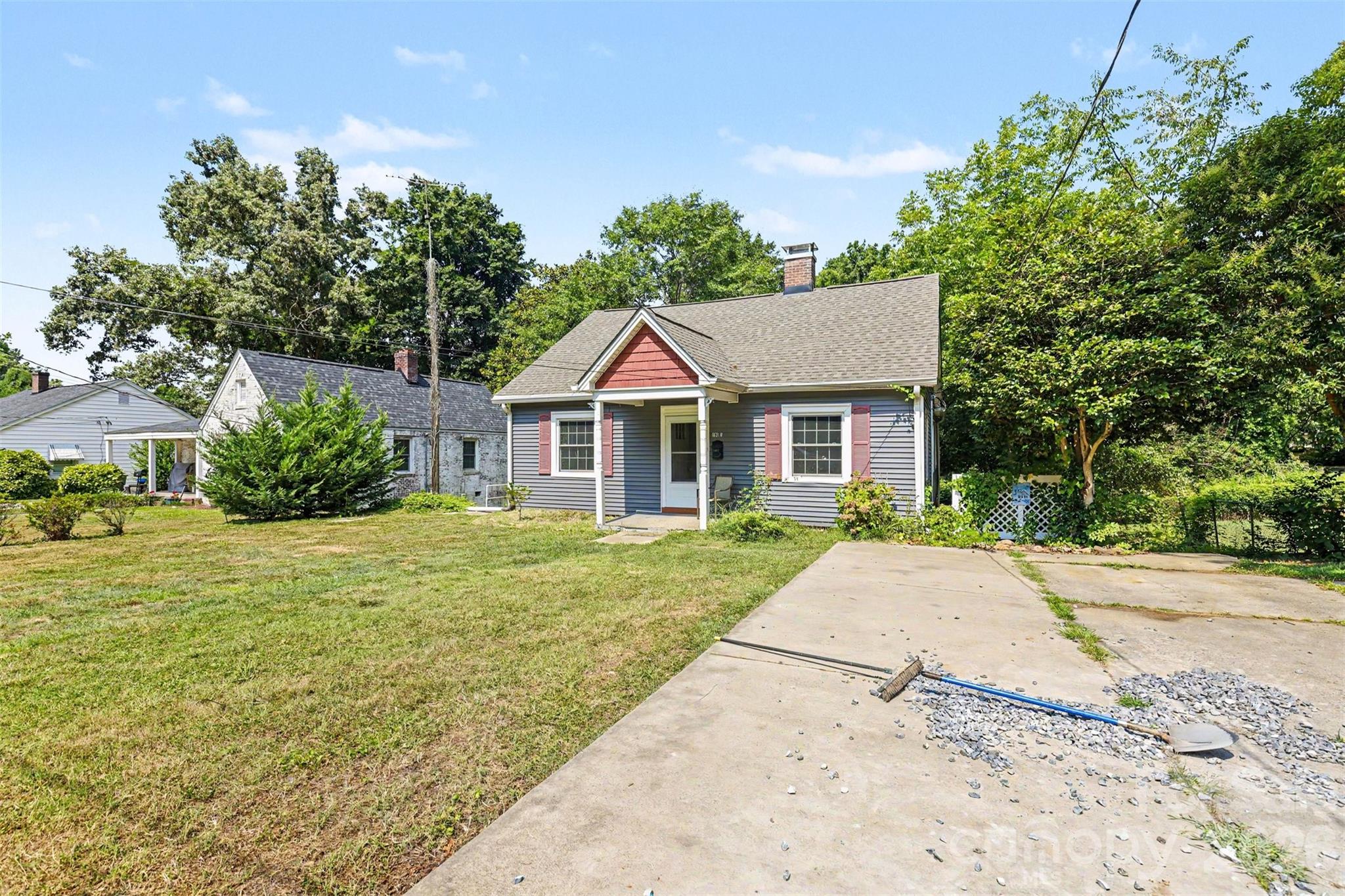 main property photo 3