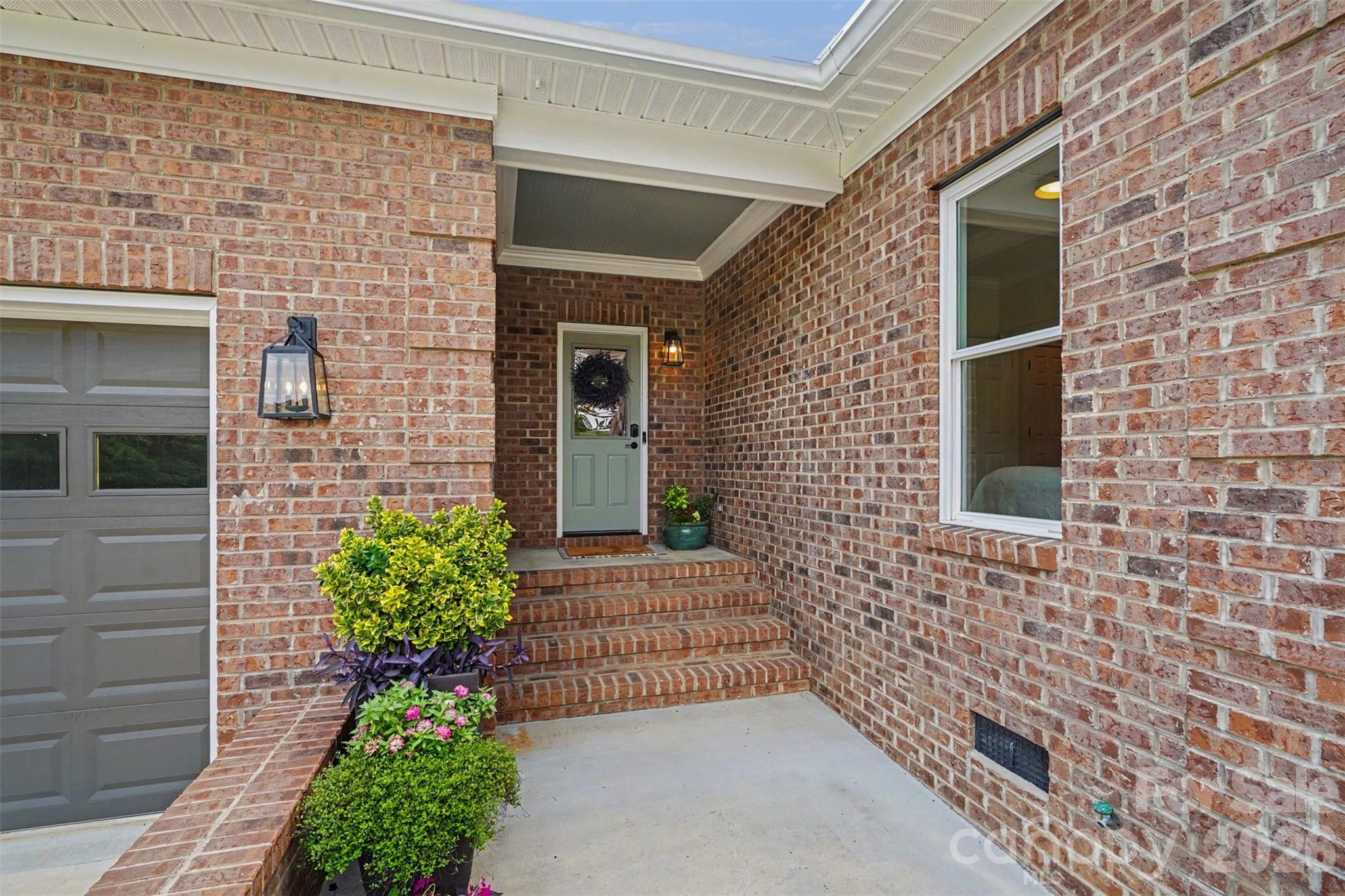 main property photo 25