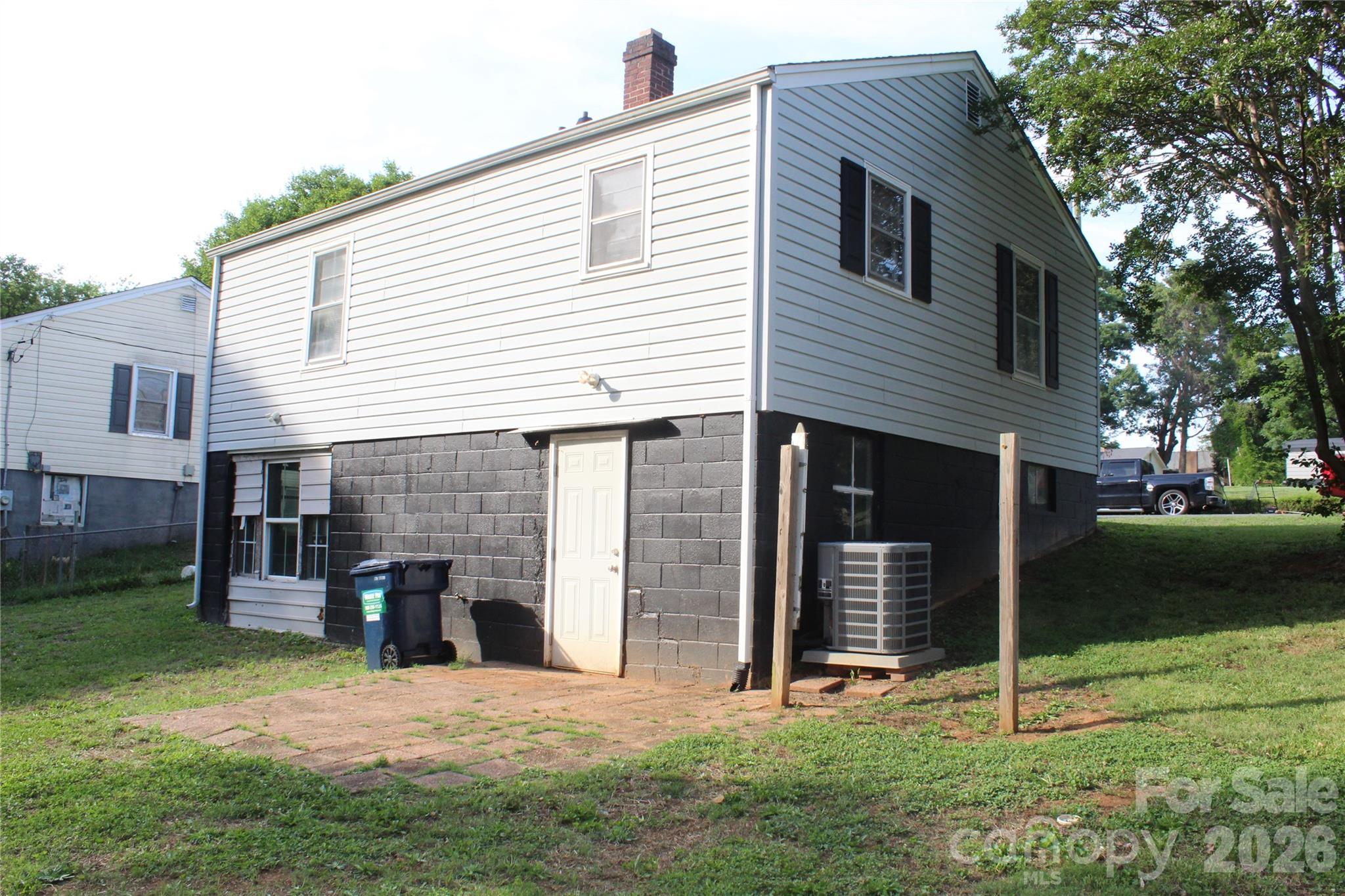 main property photo 3