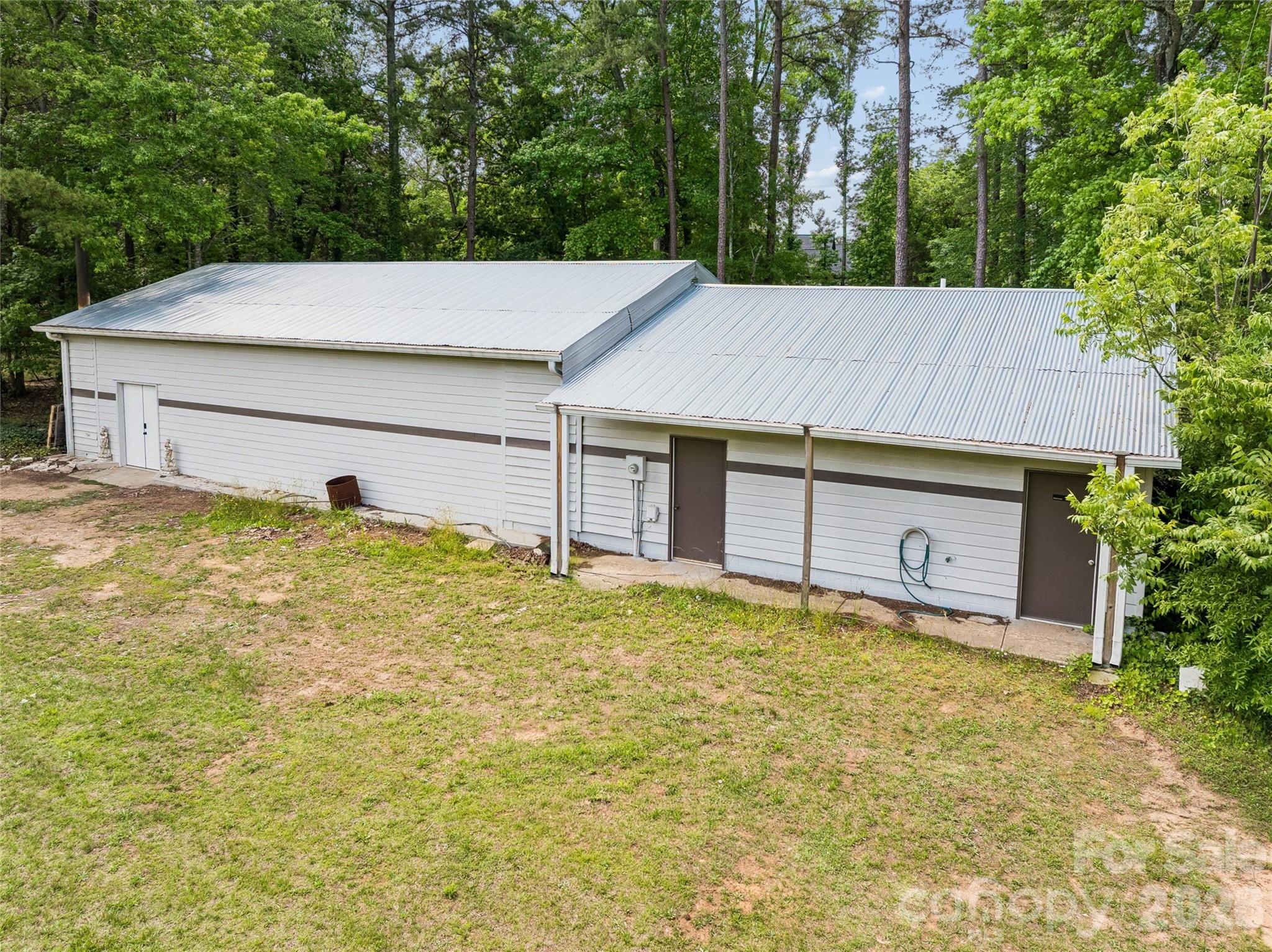 main property photo 27