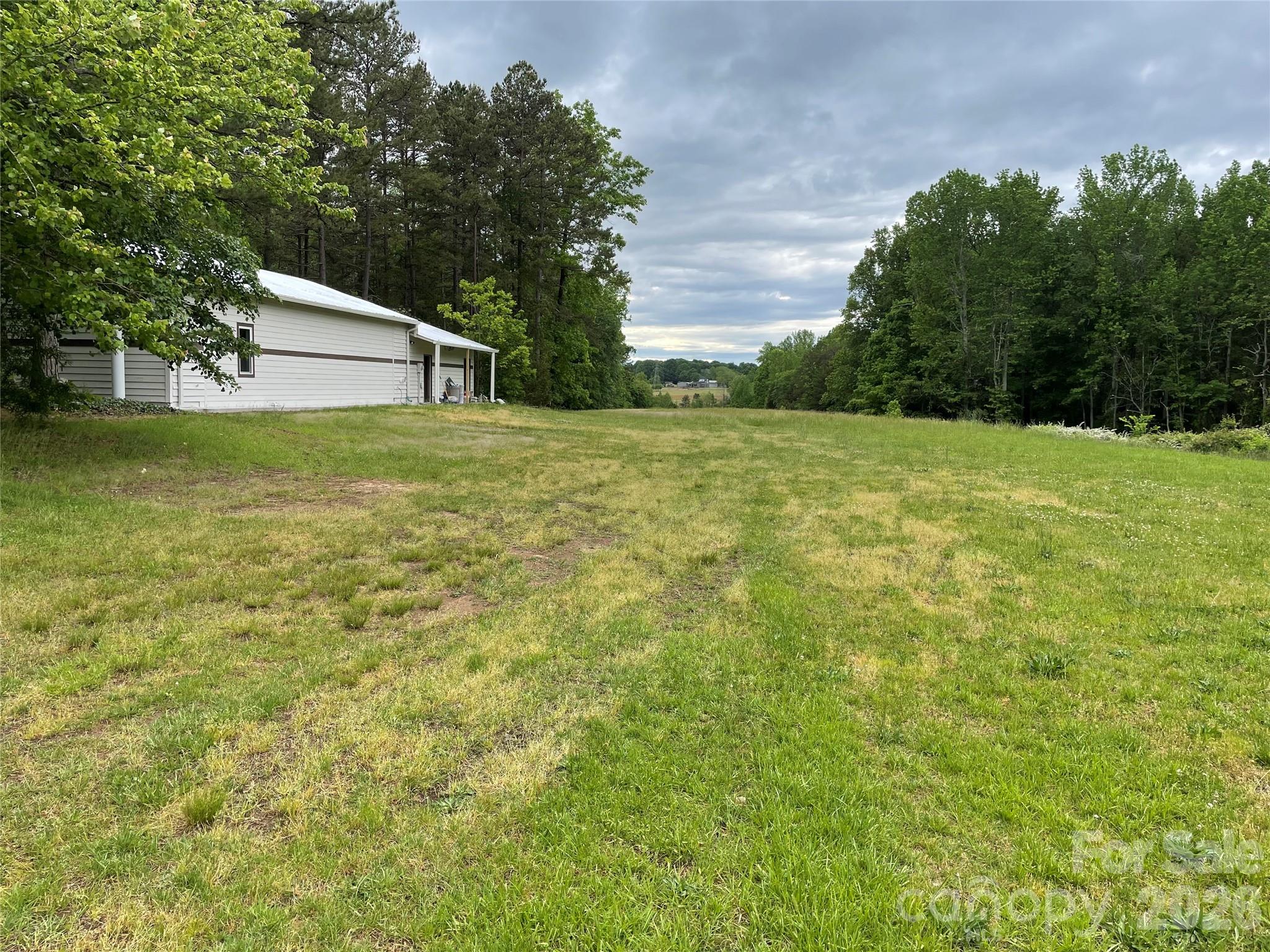 main property photo 28