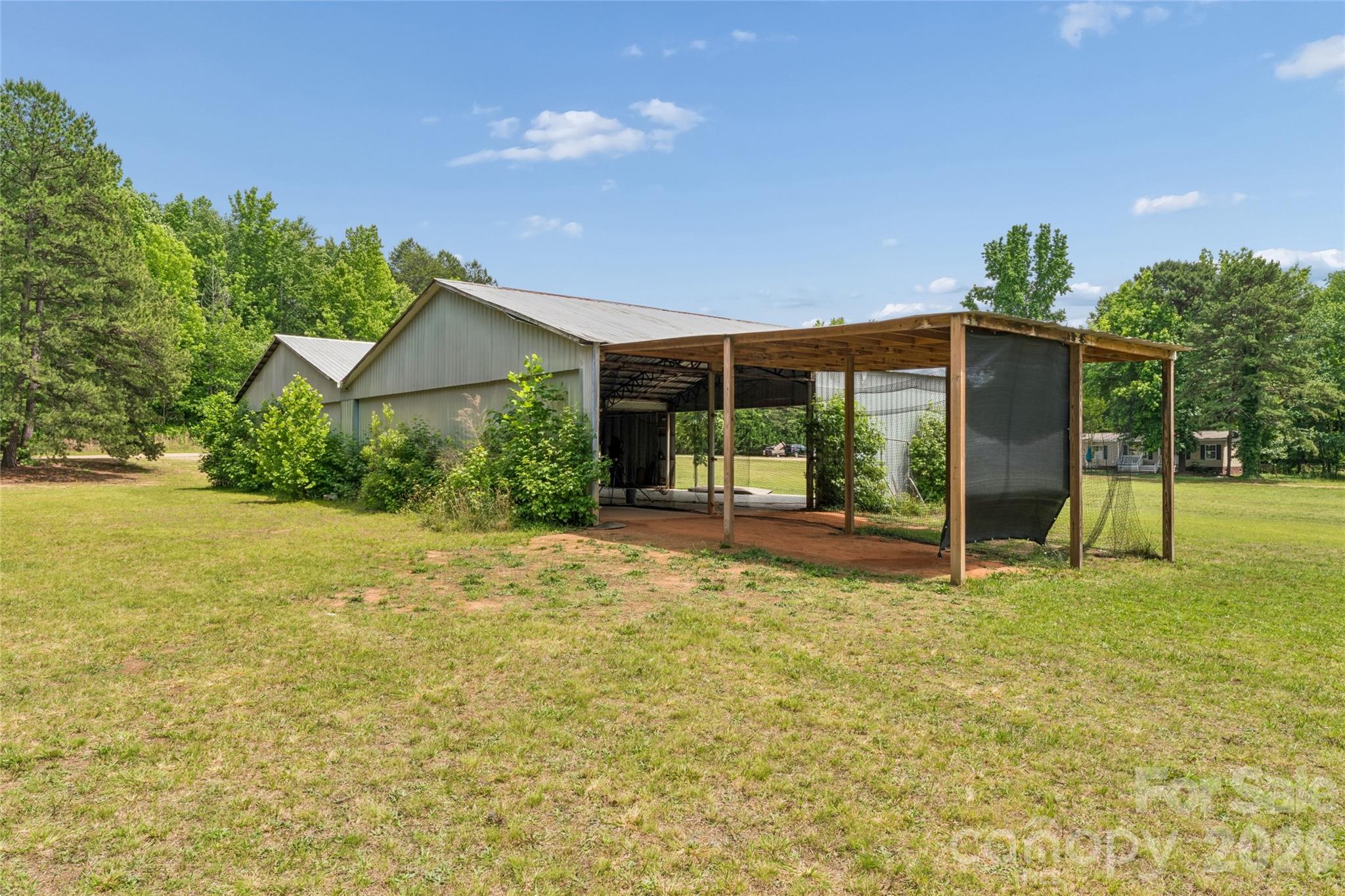 main property photo 40