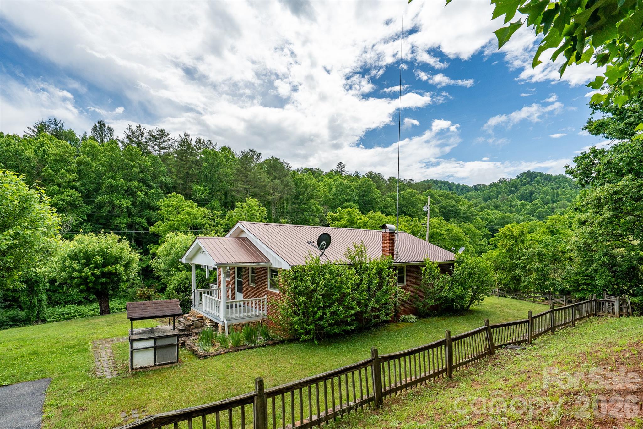 main property photo 14