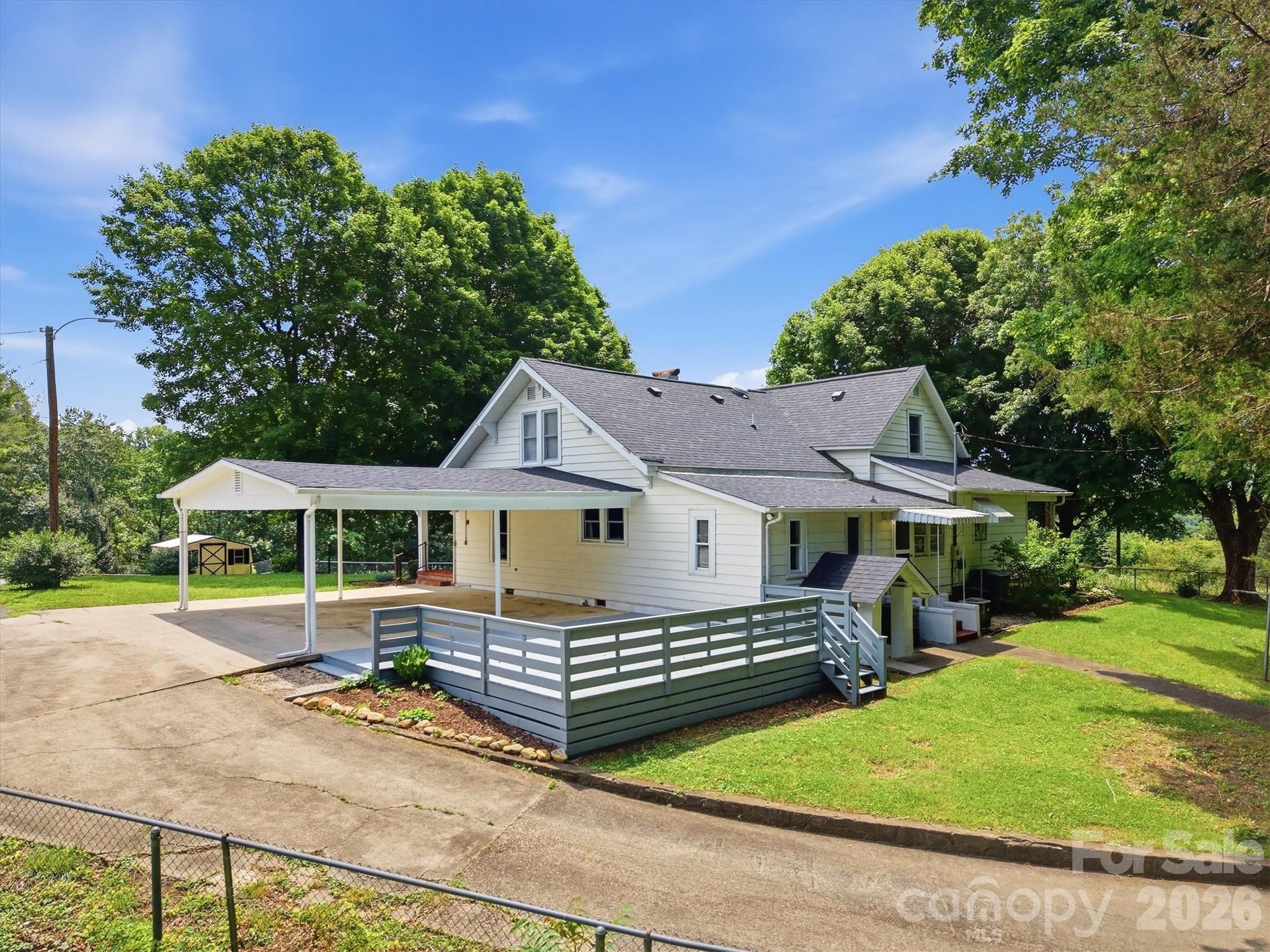 main property photo 10