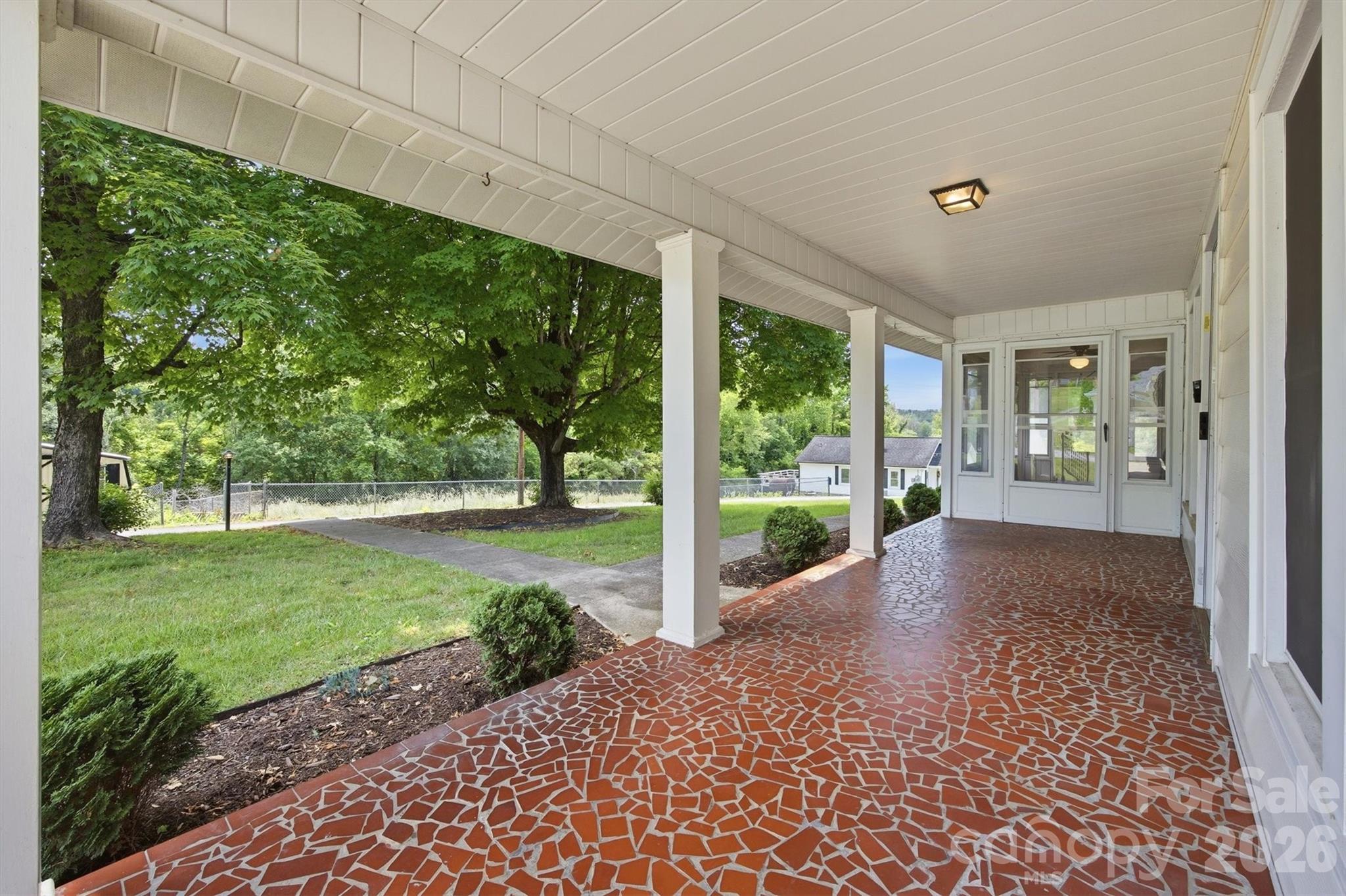 main property photo 14