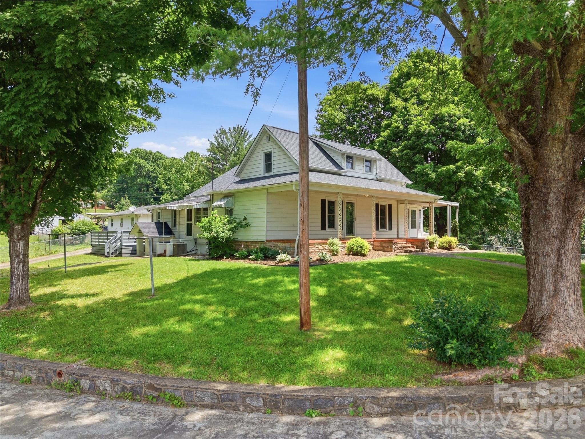 main property photo 6