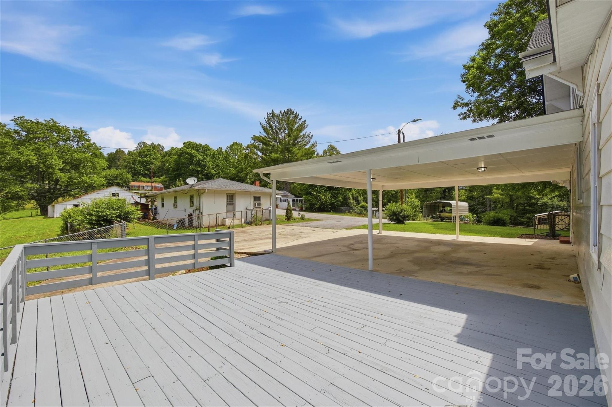 main property photo 8