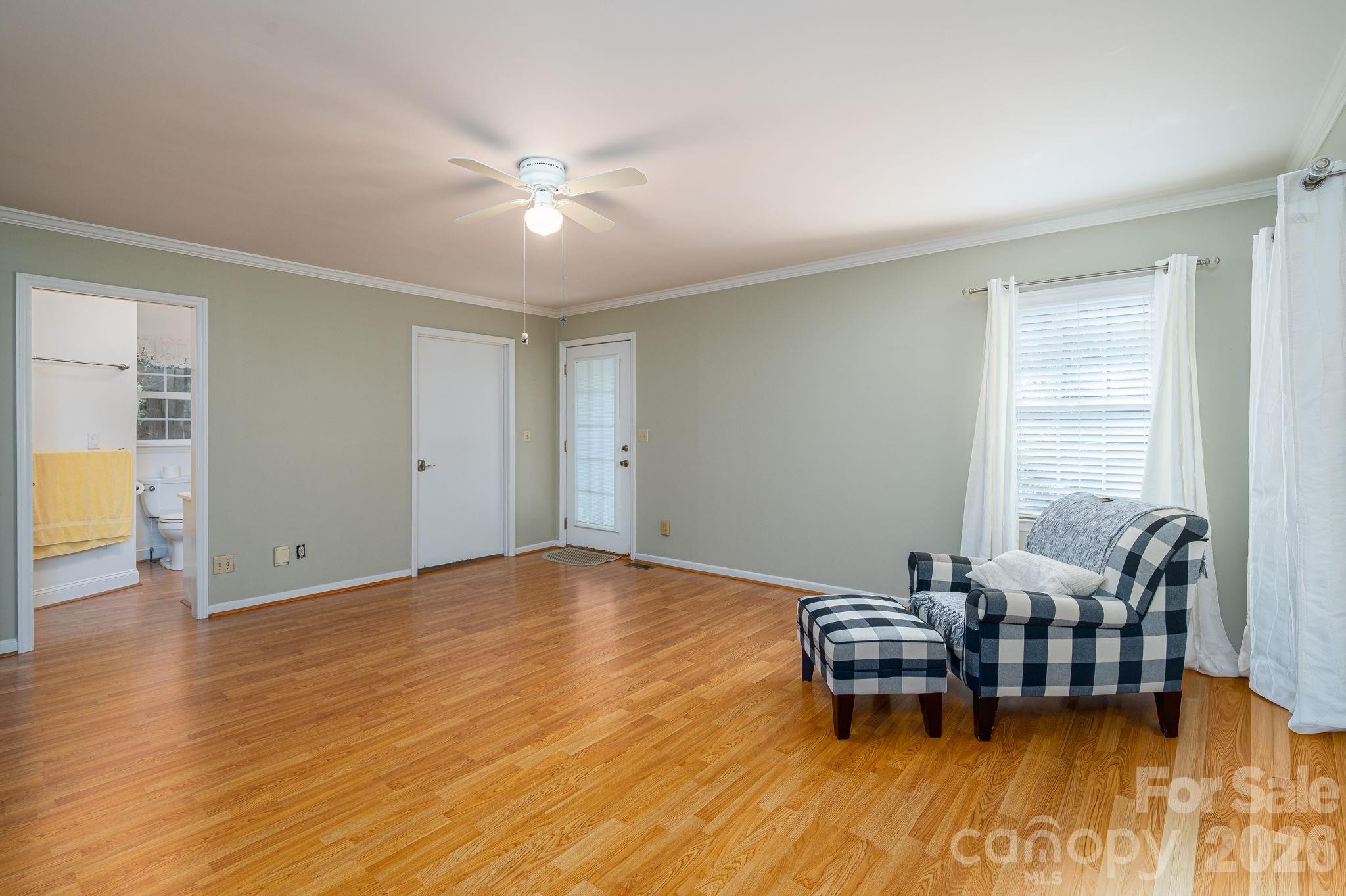 property viewer photo 20
