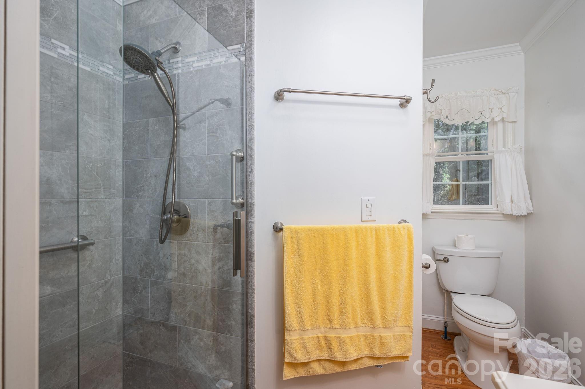 property viewer photo 24