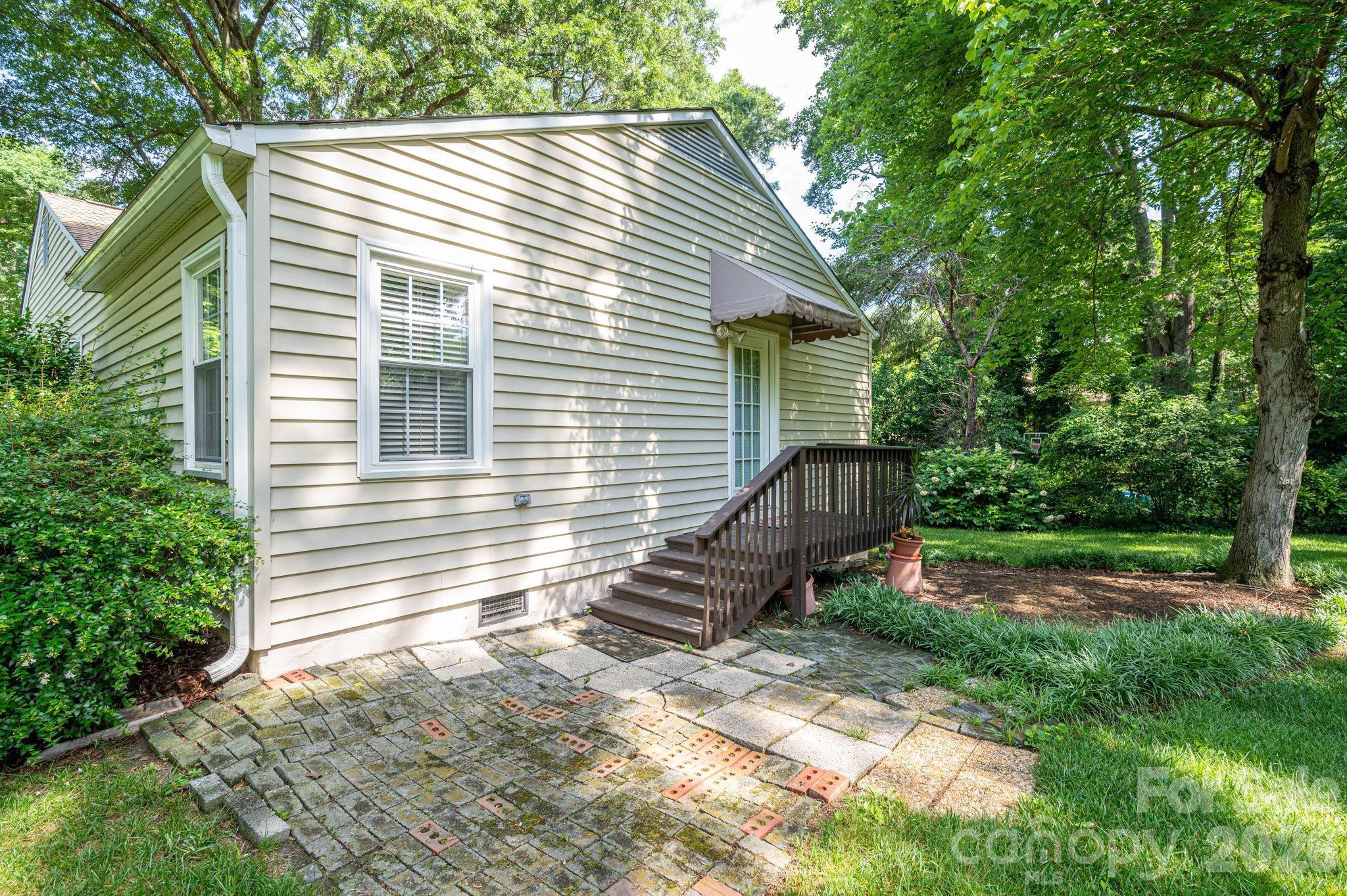 property viewer photo 28