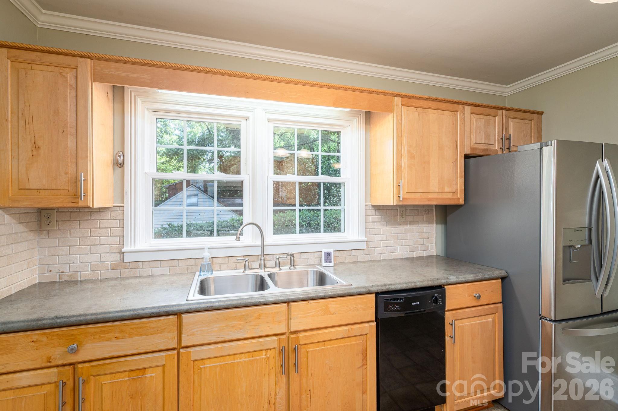 property viewer photo 5