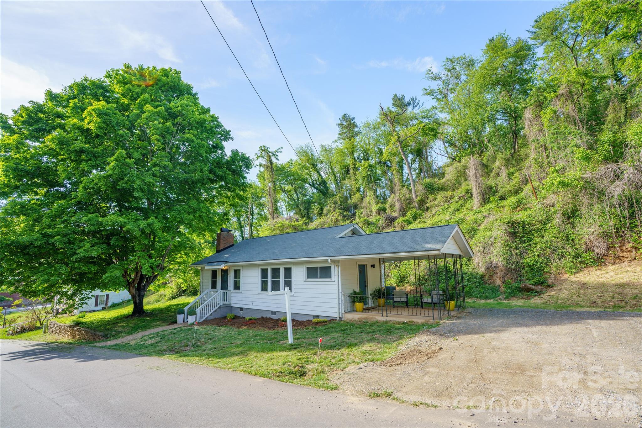 main property photo 28