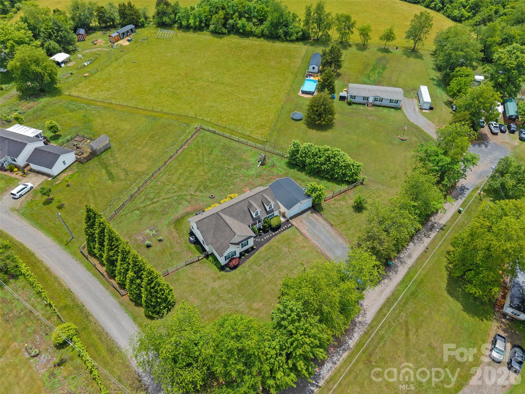 main property photo 40