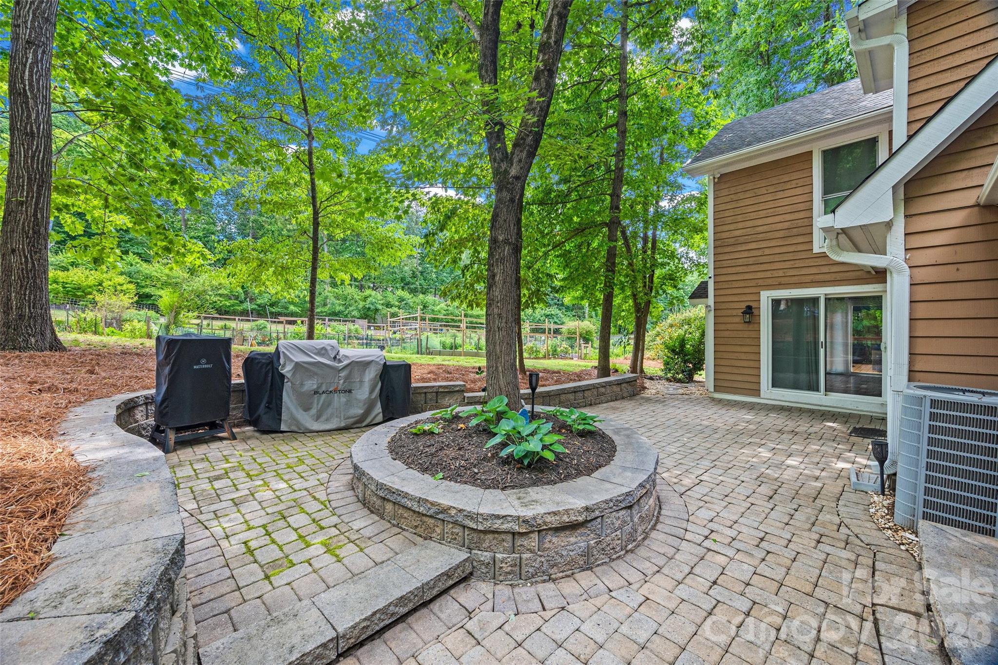 main property photo 23