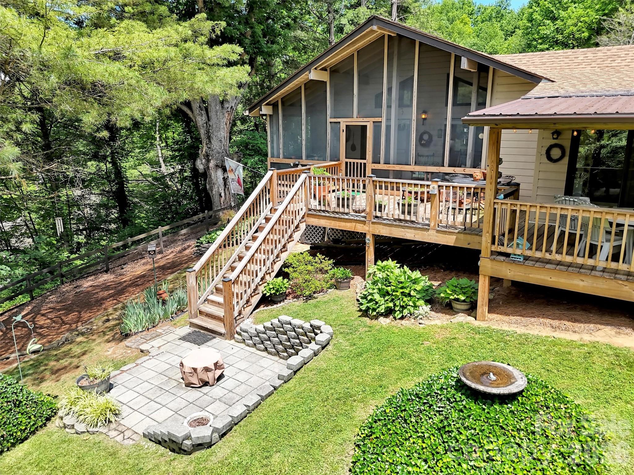 main property photo 28