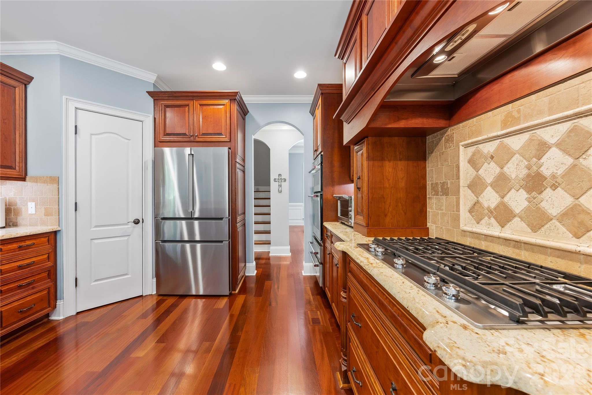 main property photo 17