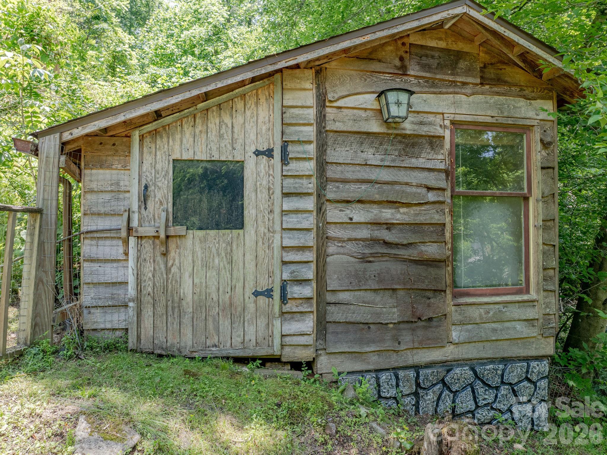 main property photo 23