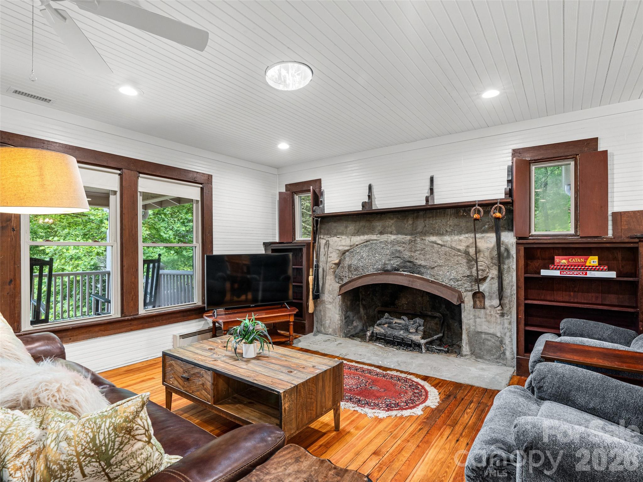 main property photo 14