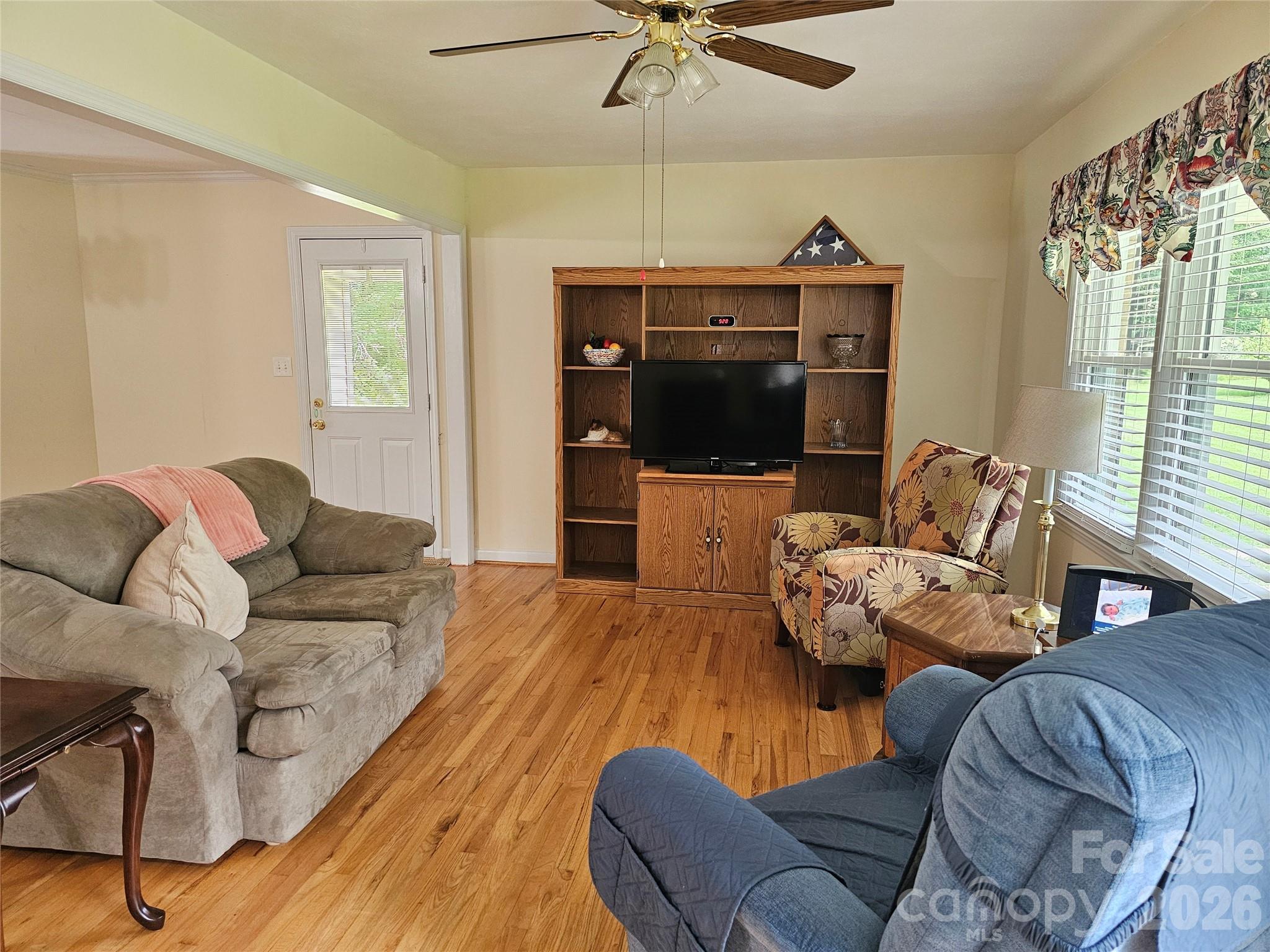 main property photo 7
