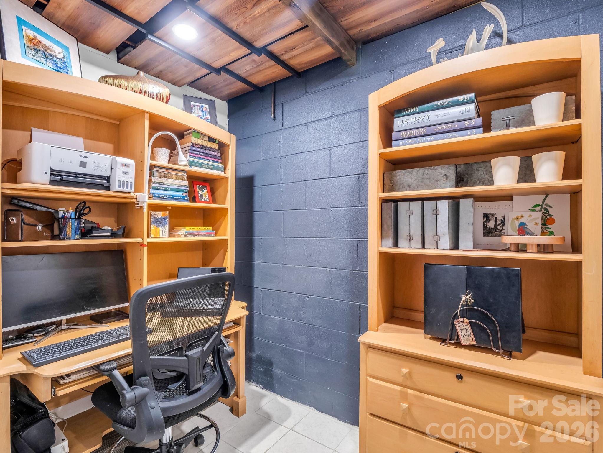 main property photo 40