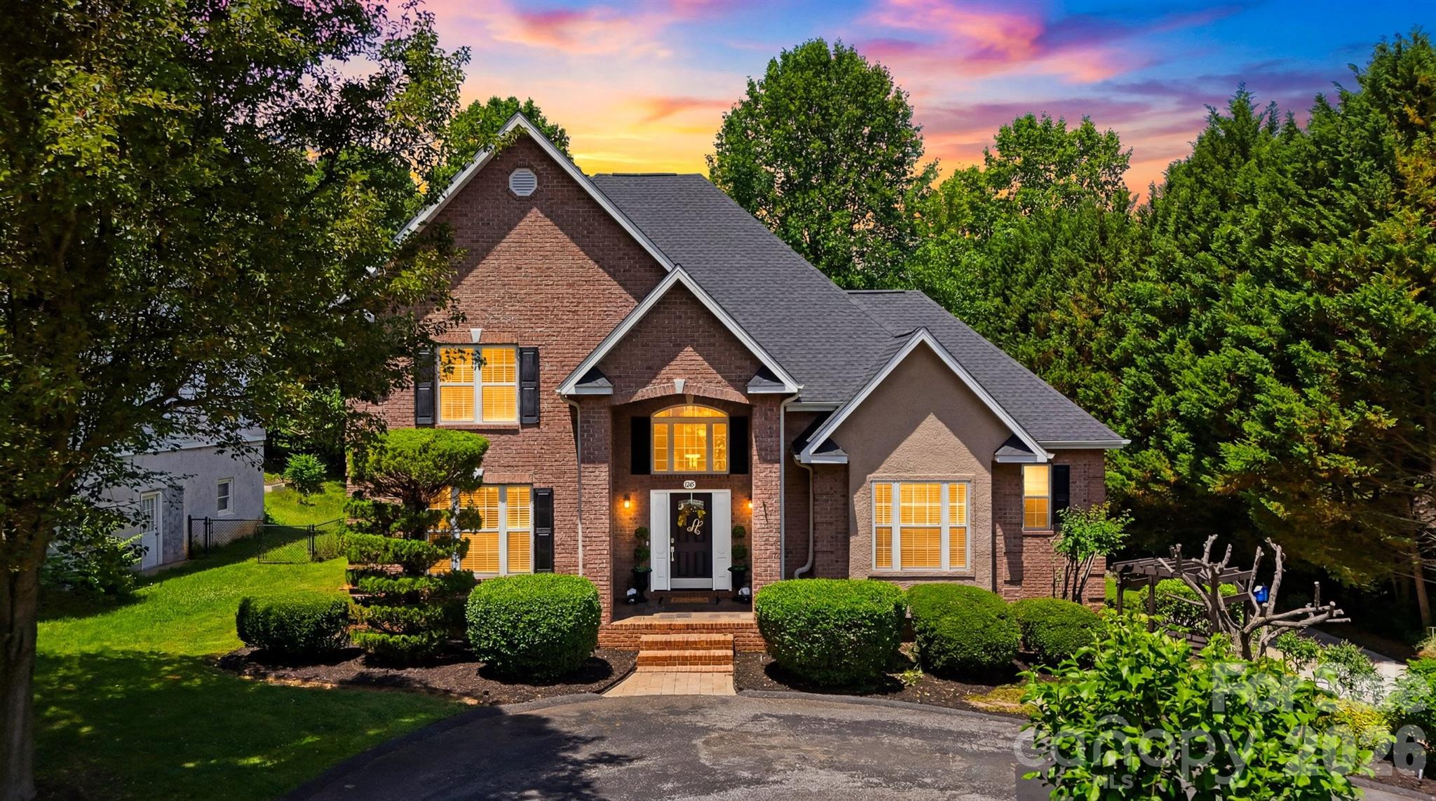 main property photo 10