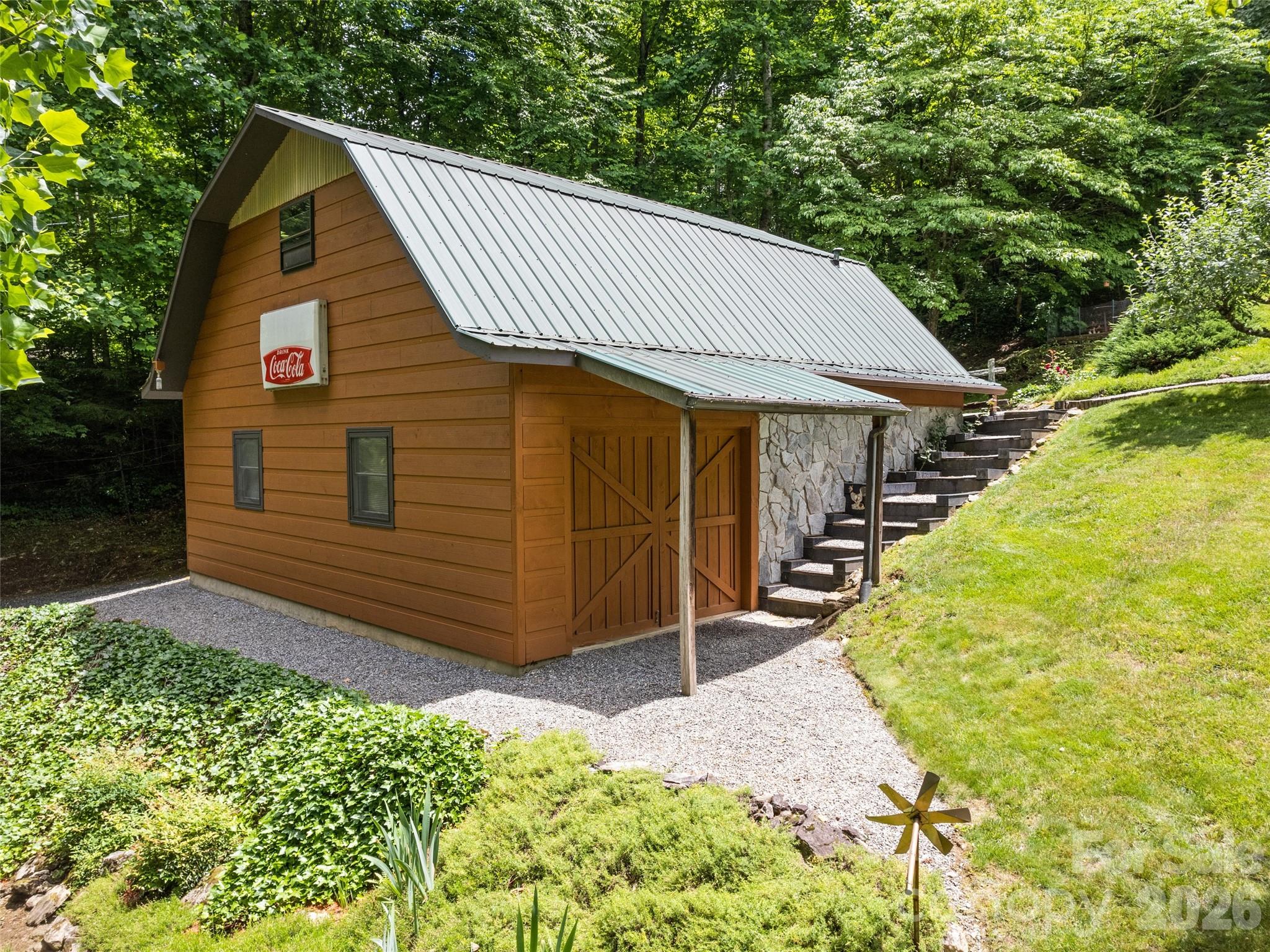main property photo 21