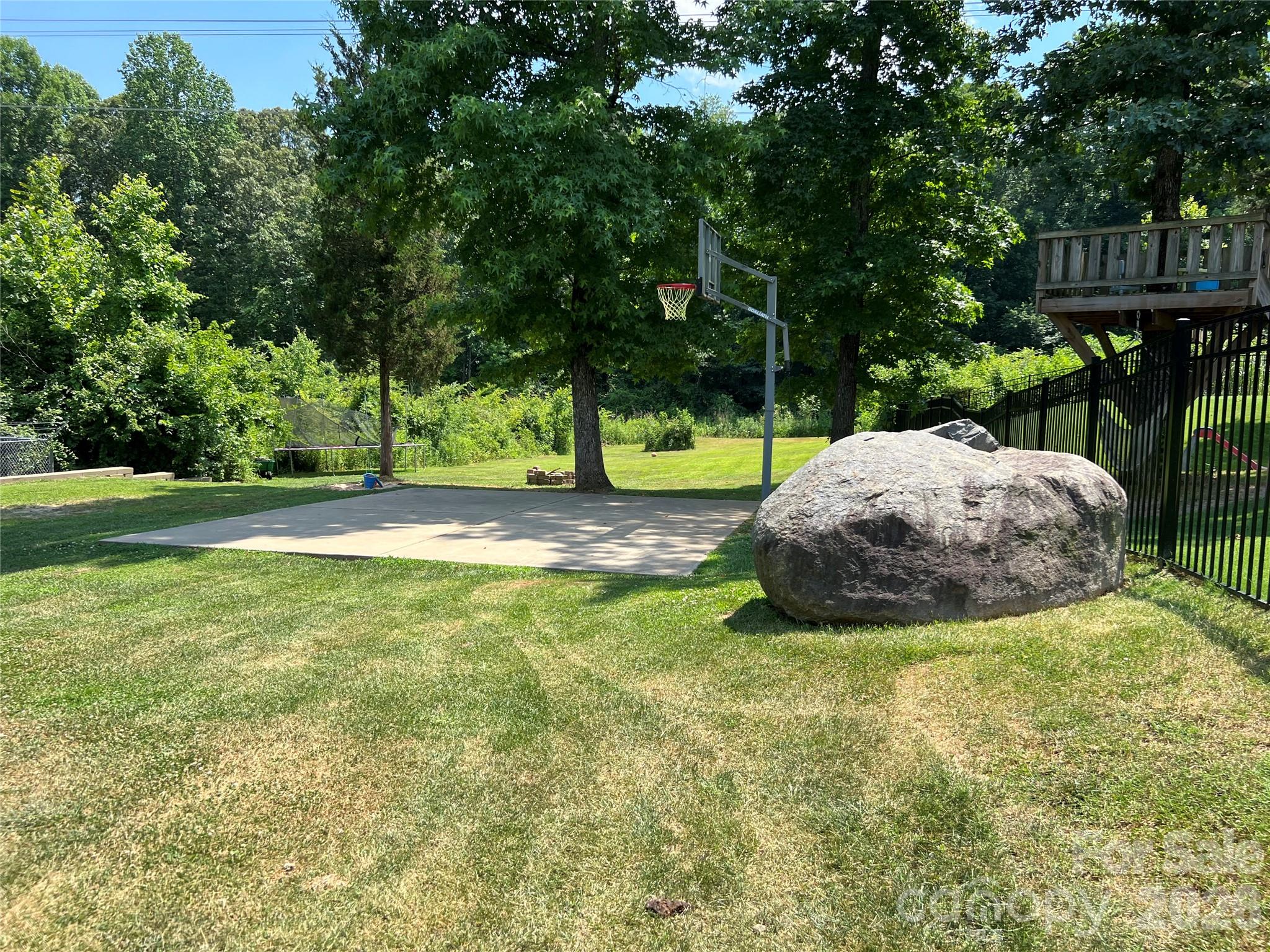 main property photo 20