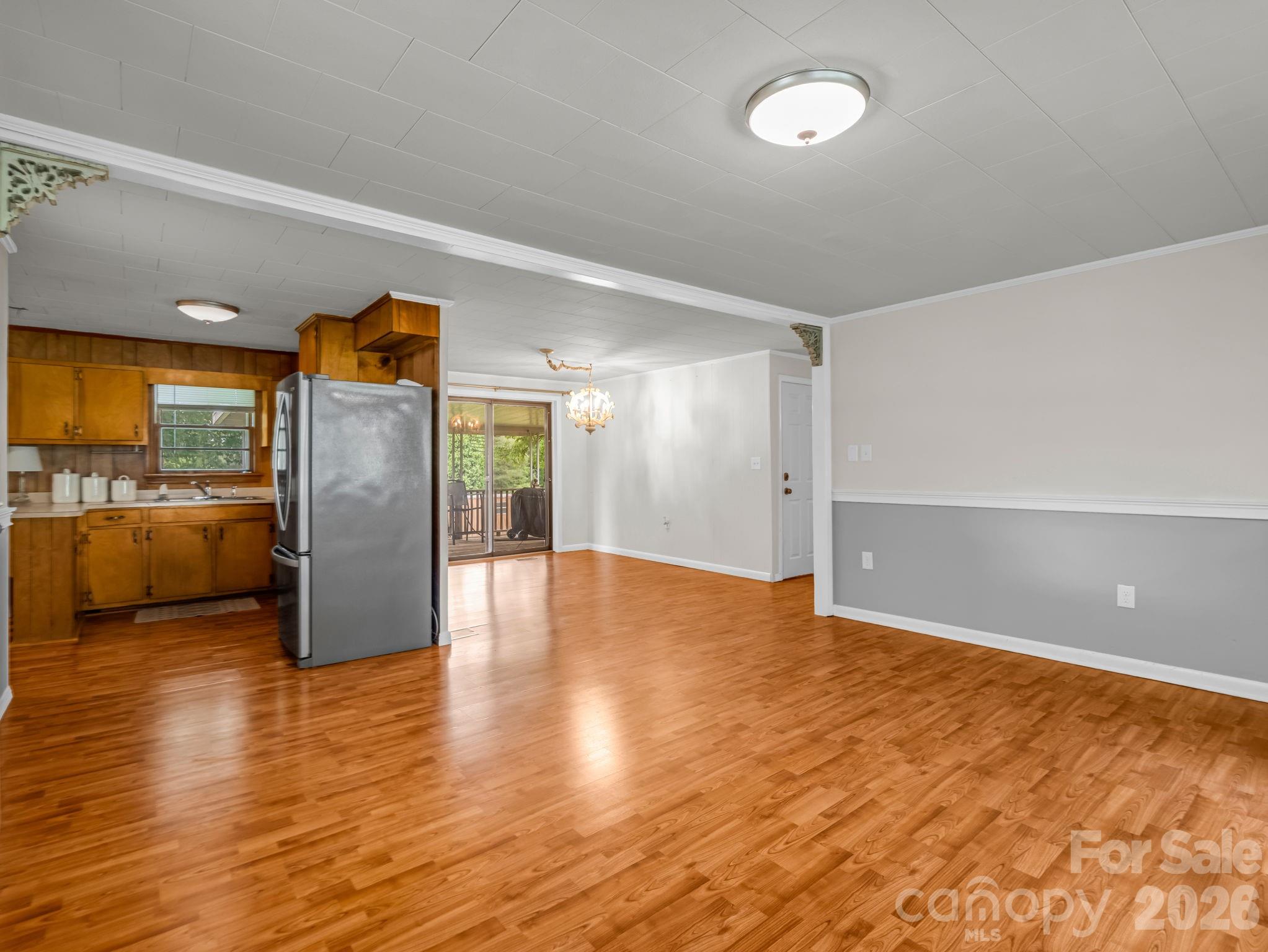property viewer photo 7