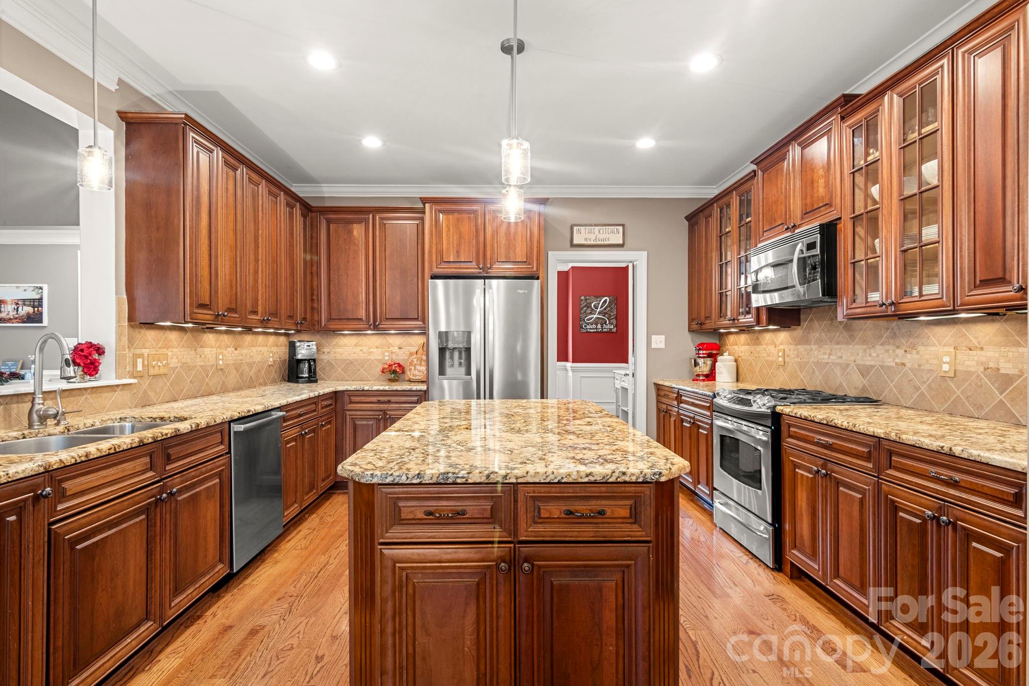 main property photo 11