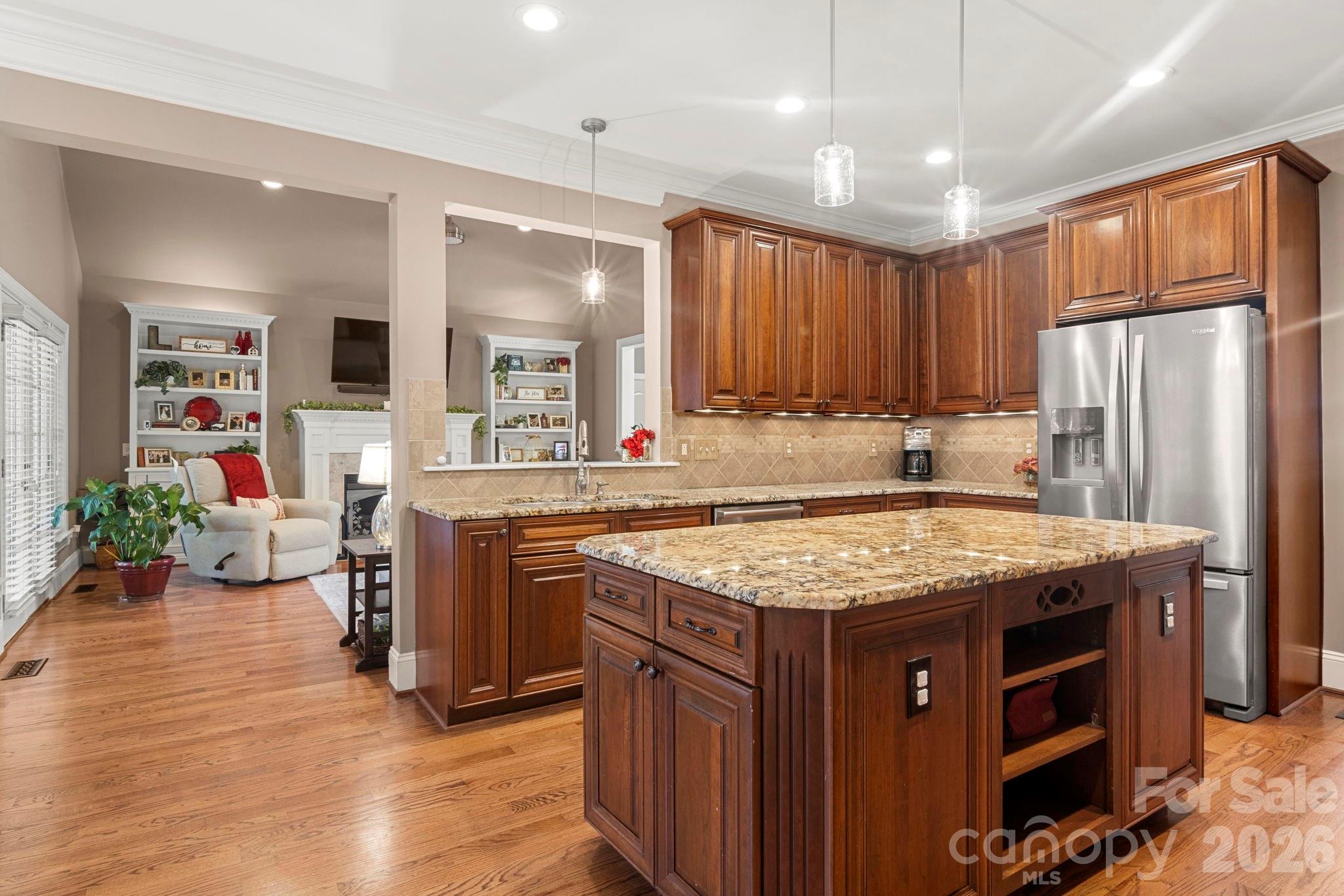 main property photo 12