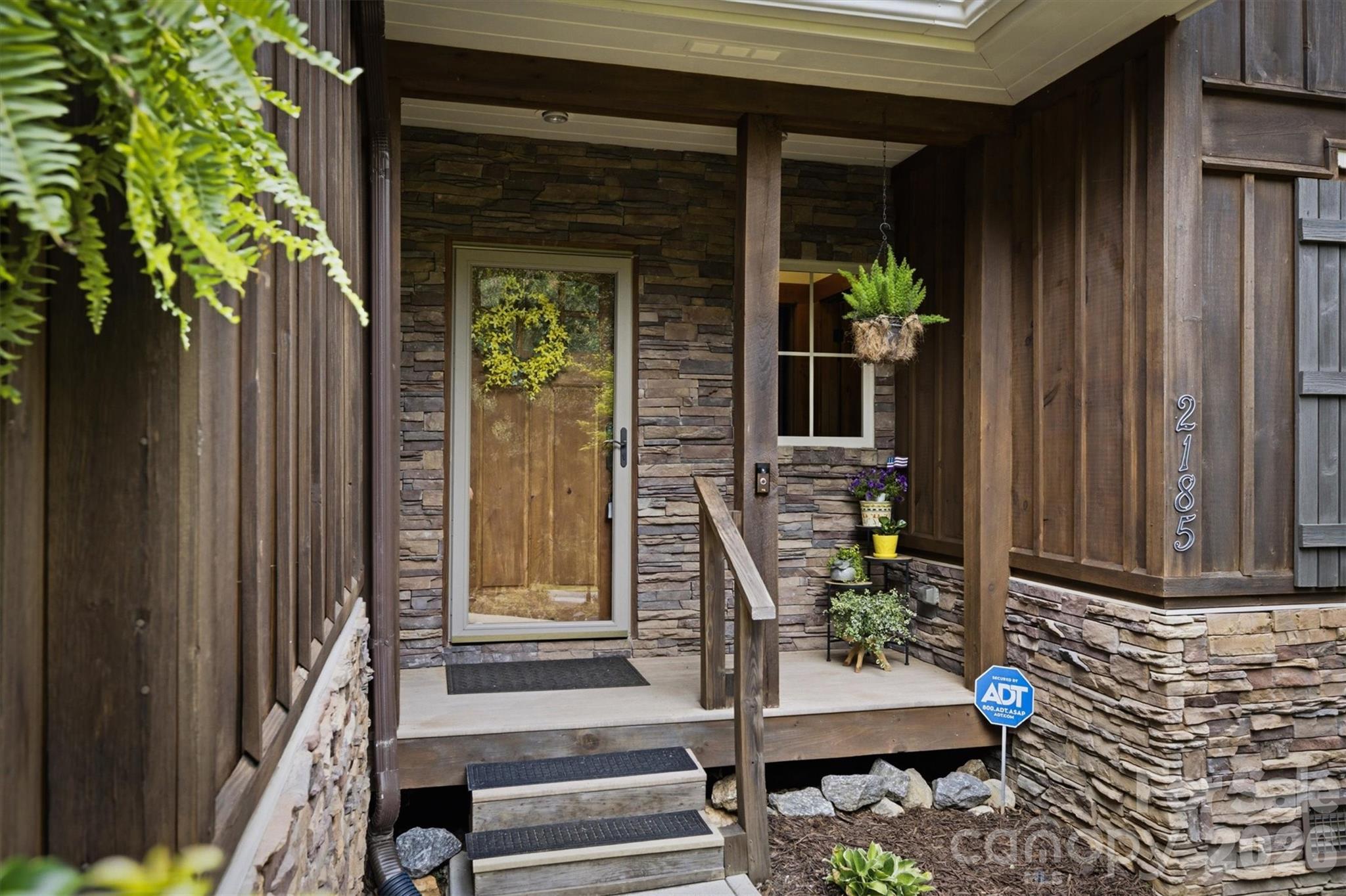 main property photo 10
