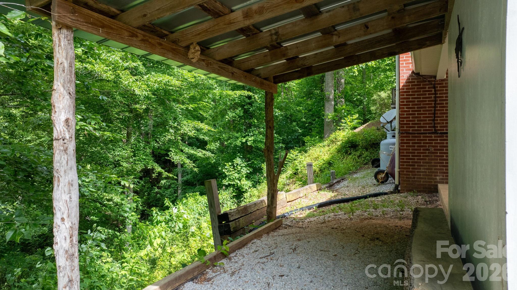 main property photo 31