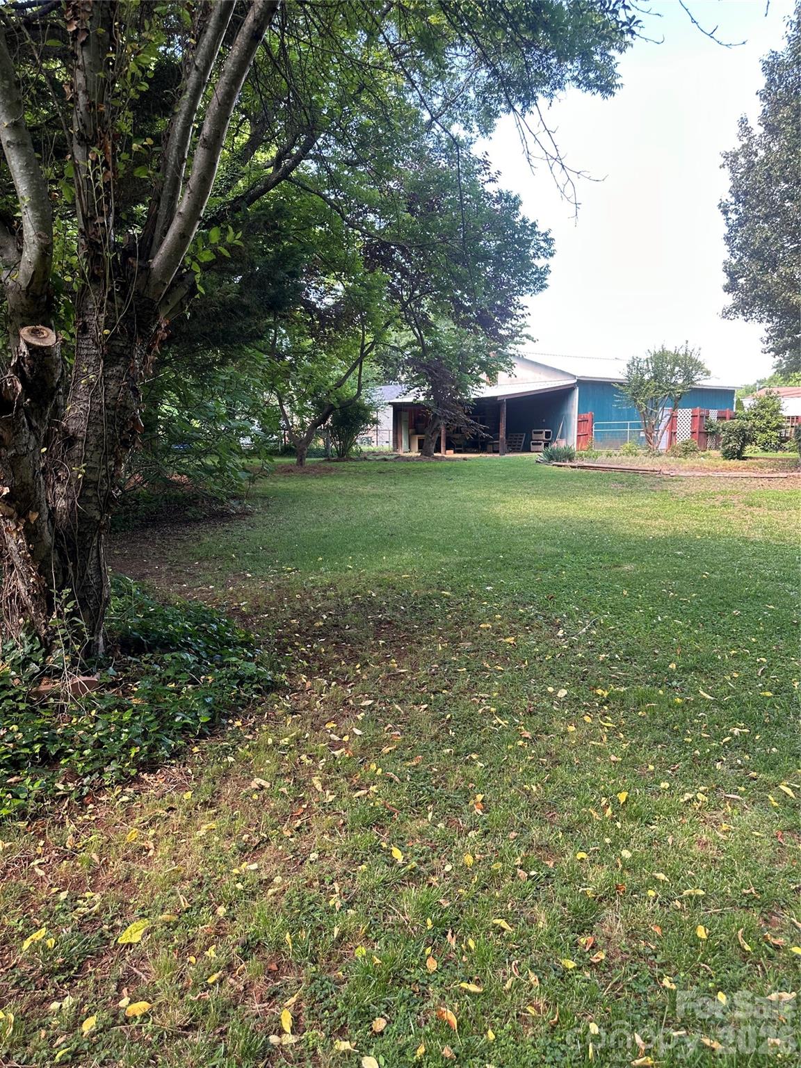 main property photo 28