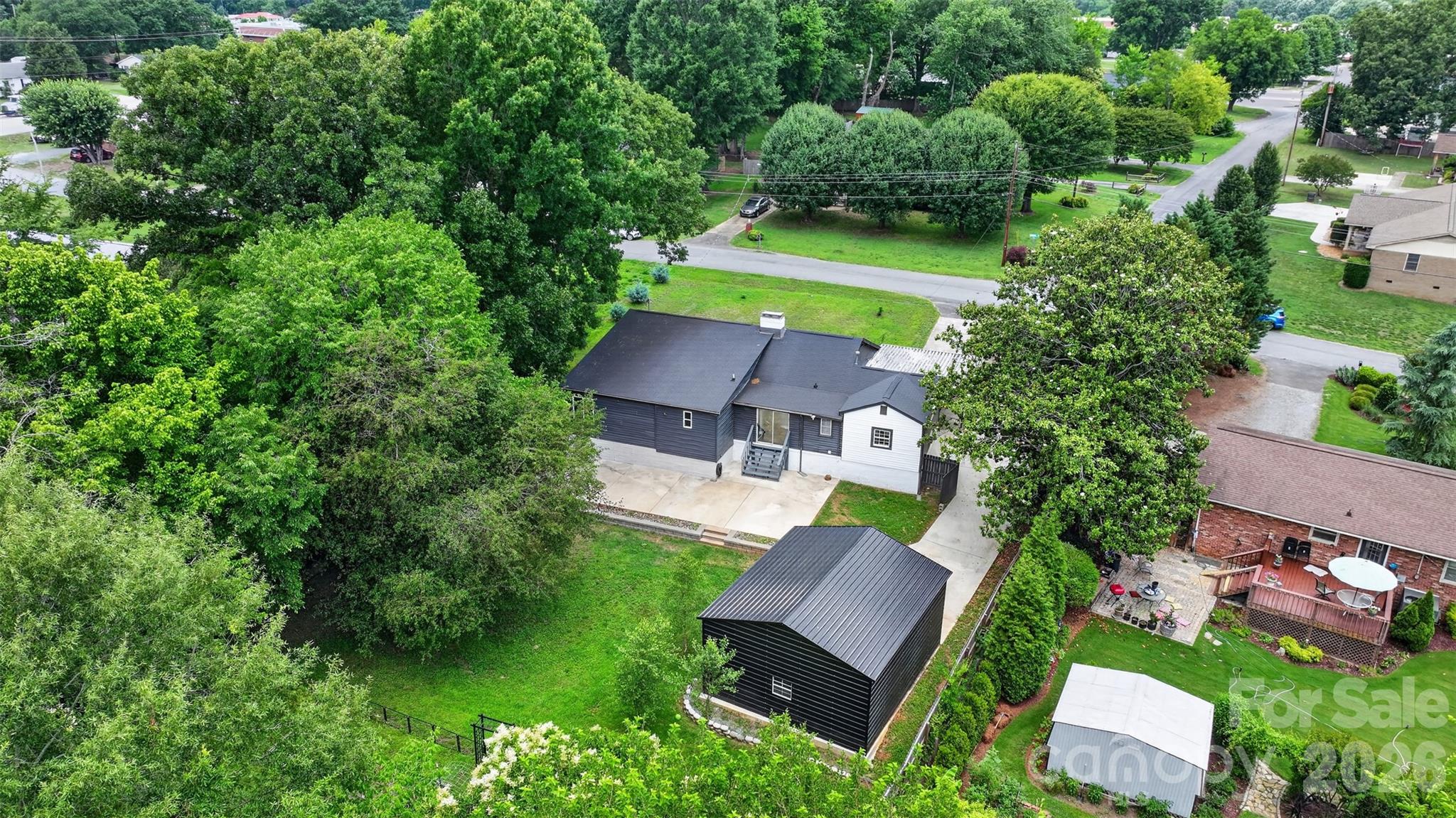 main property photo 45