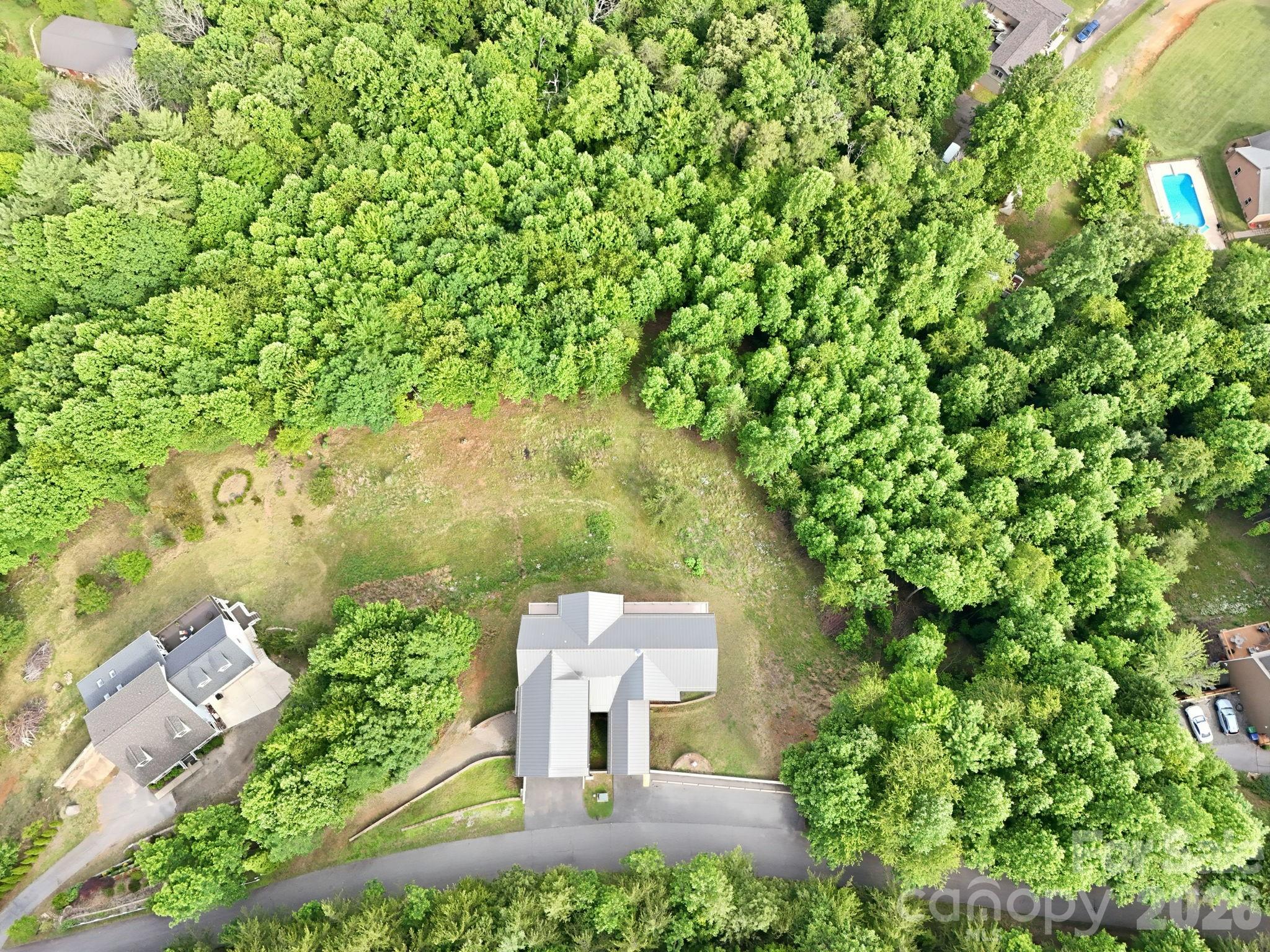 main property photo 40