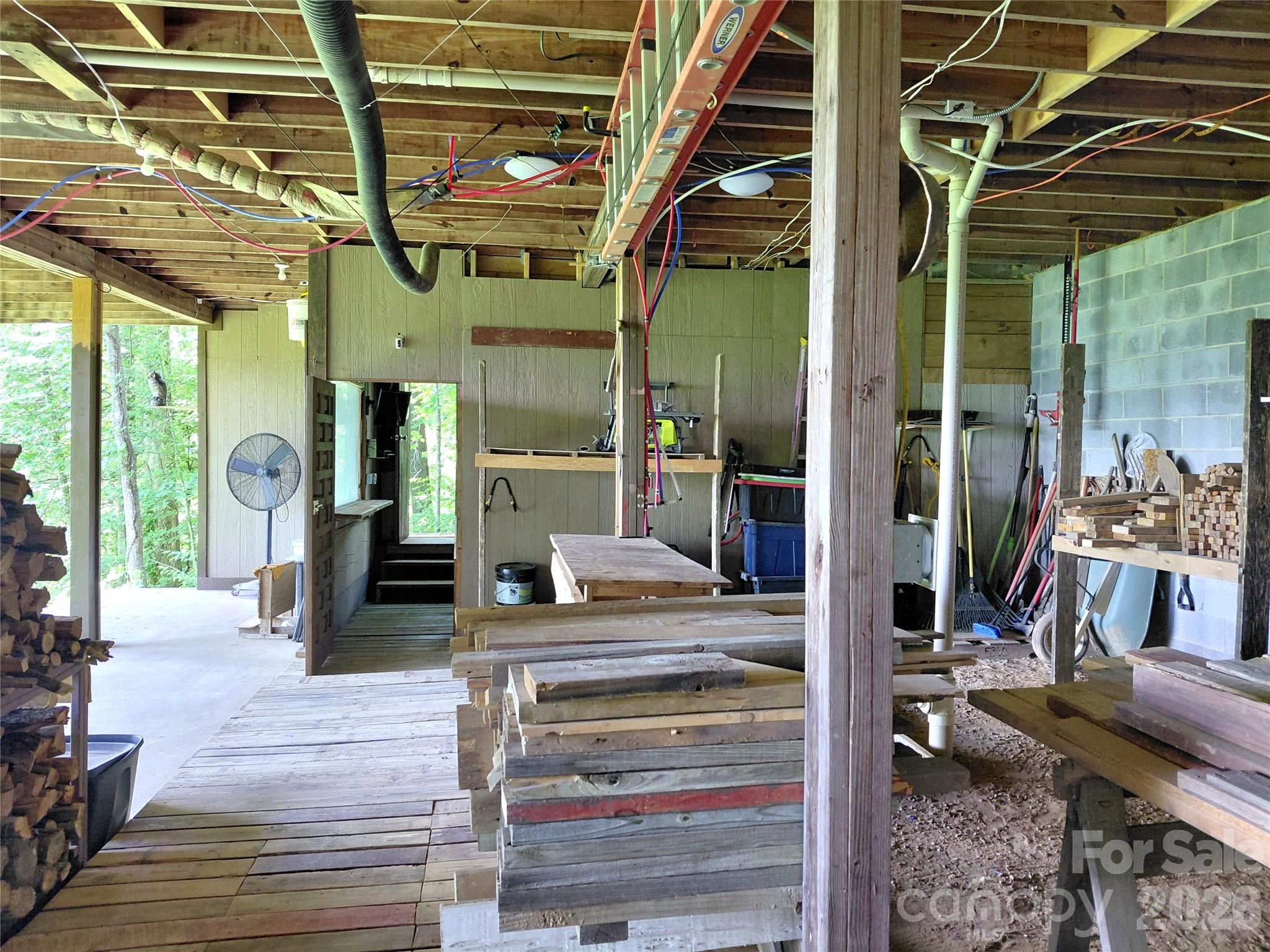 main property photo 32