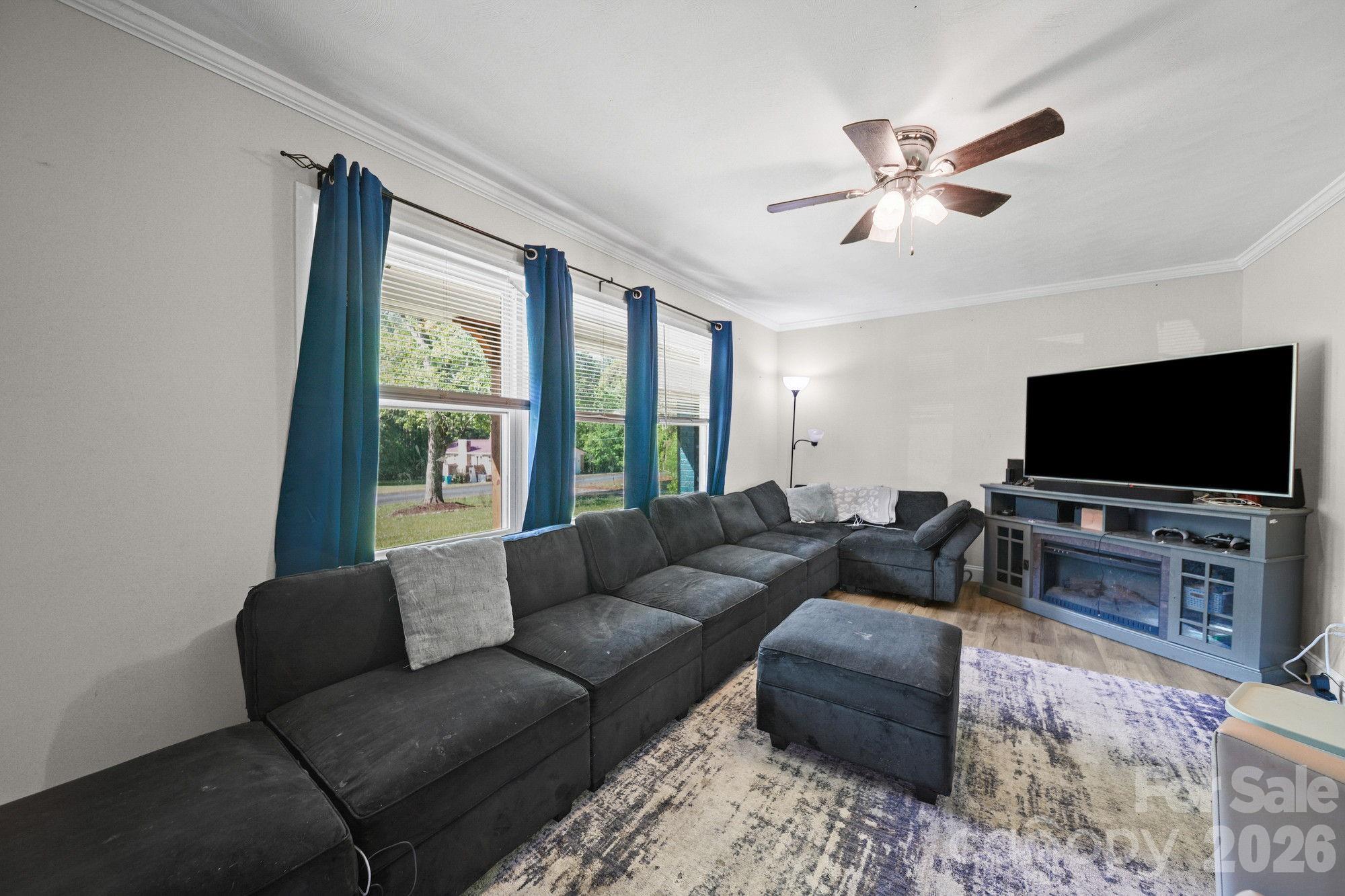main property photo 5
