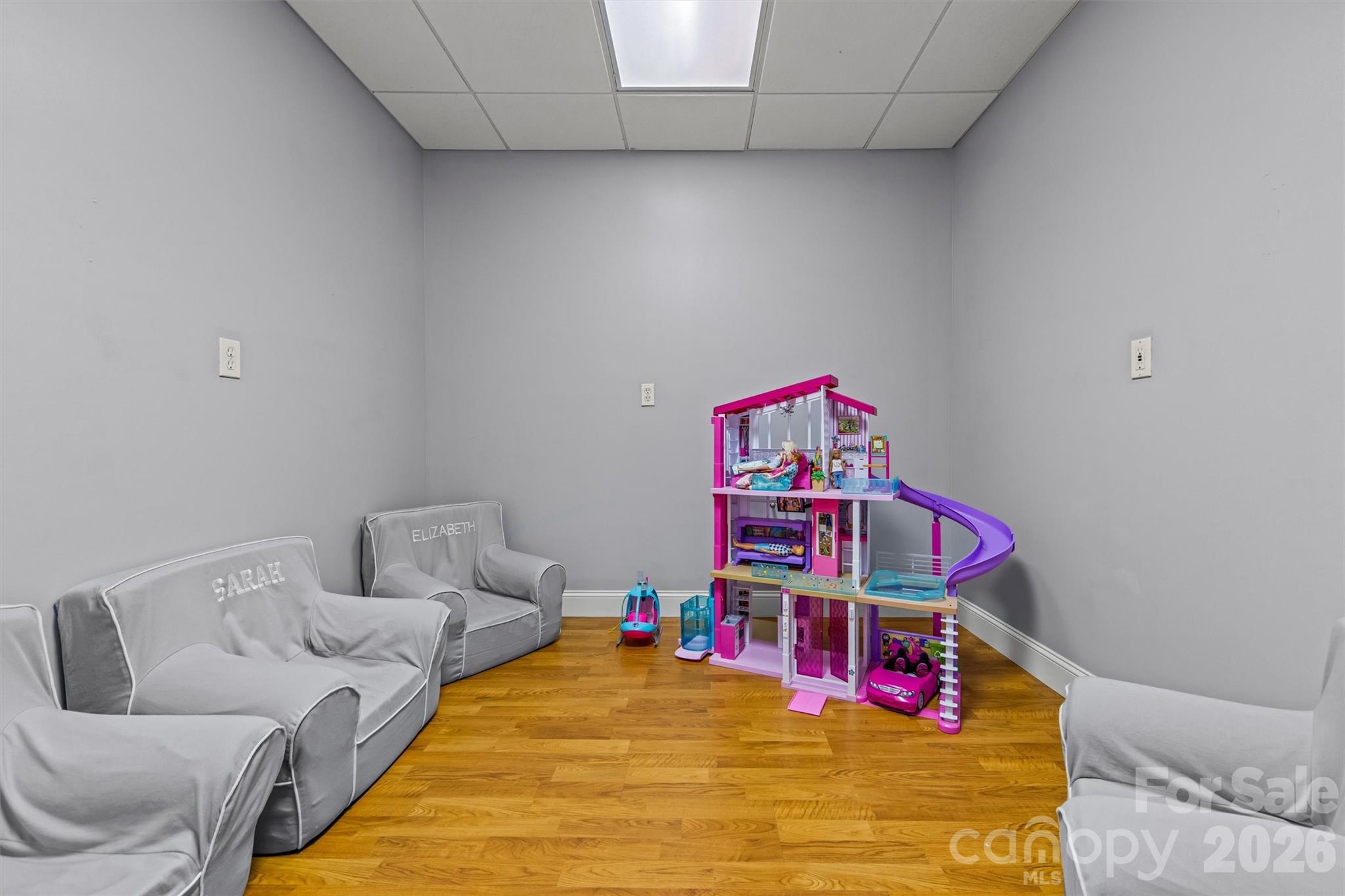main property photo 29