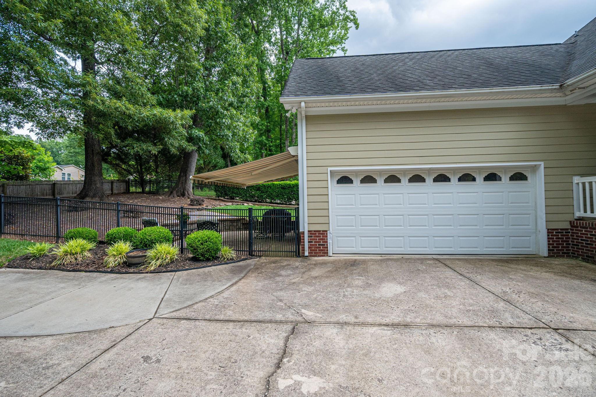 main property photo 39