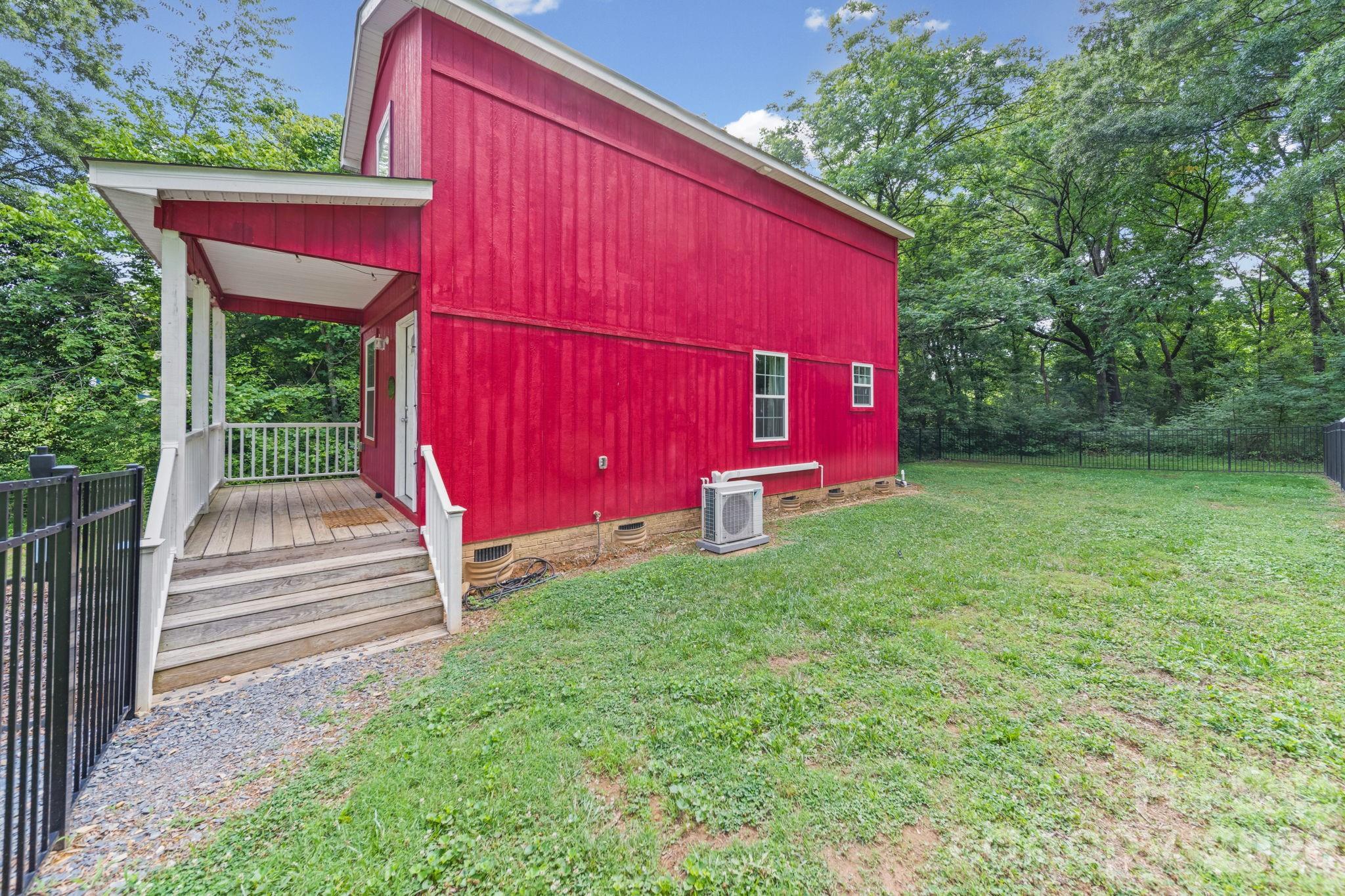 main property photo 6