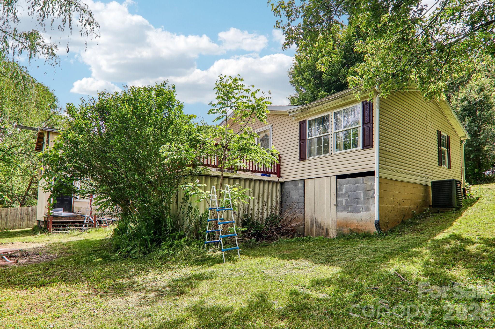 main property photo 28