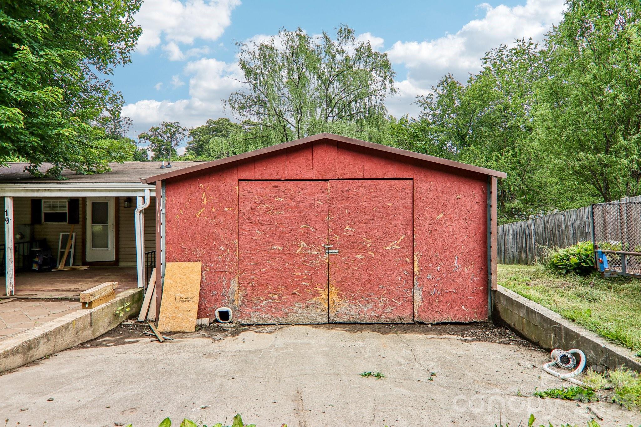 main property photo 31
