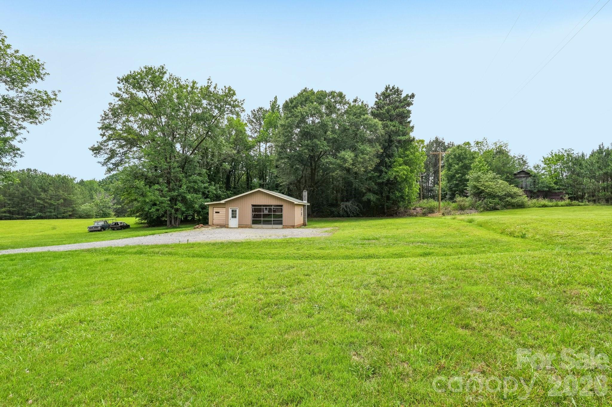 main property photo 30