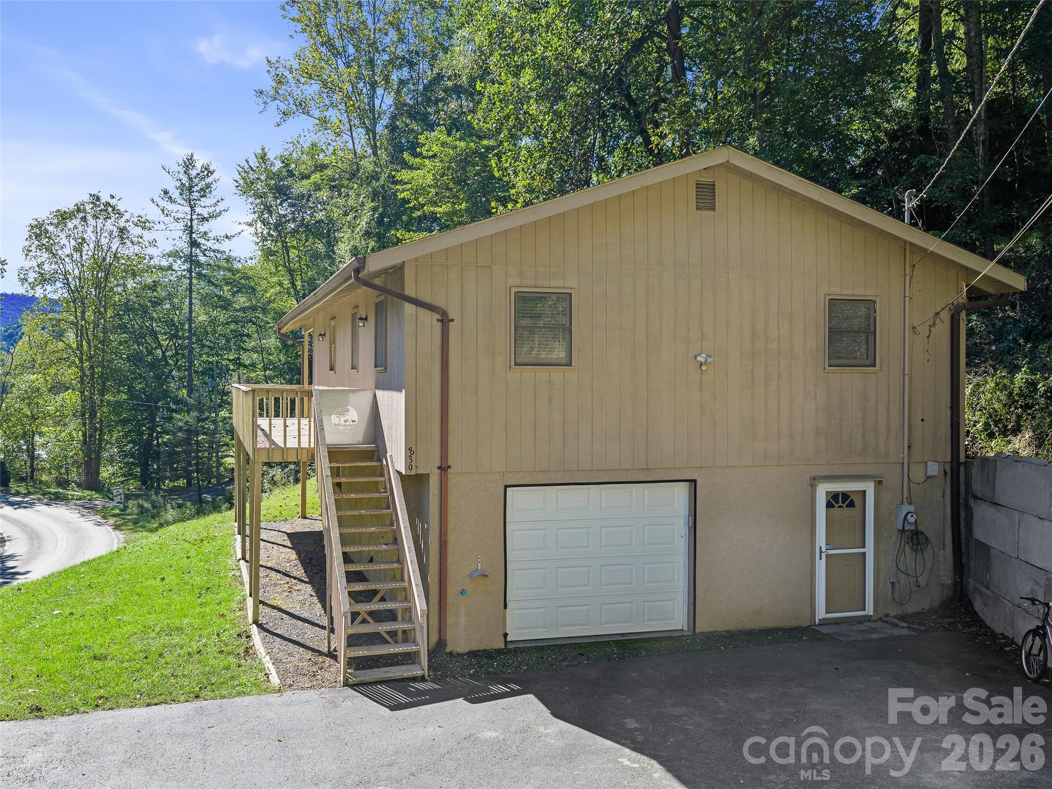 main property photo 28