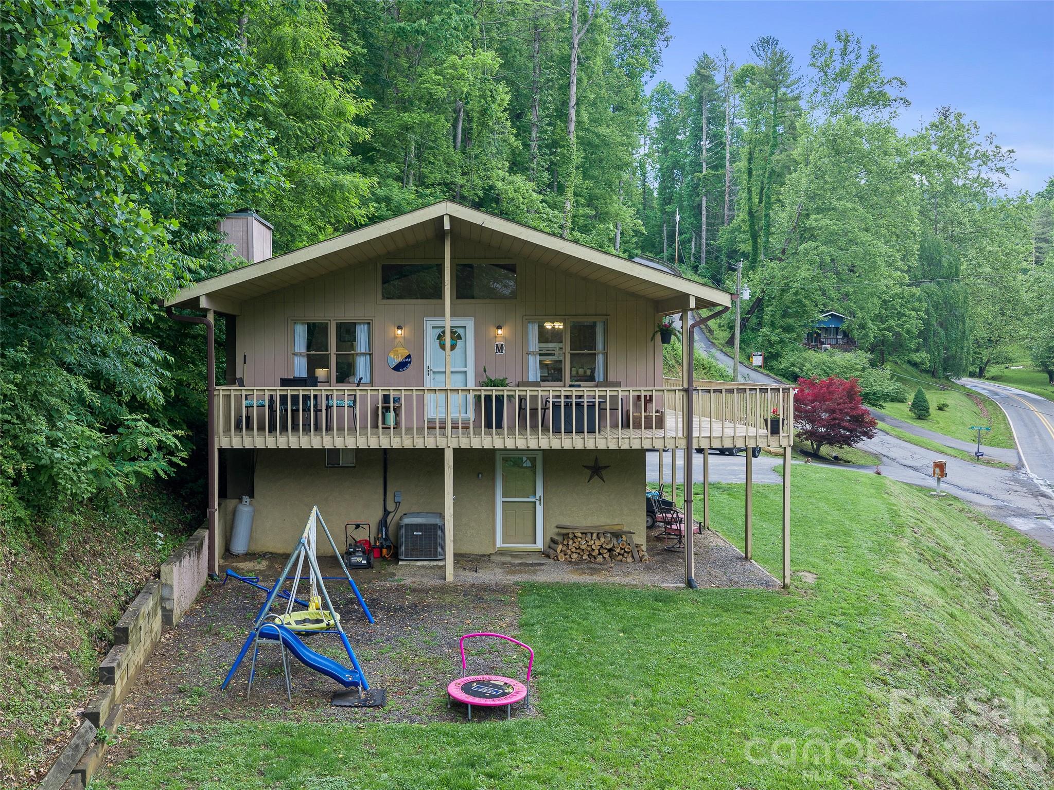 main property photo 3