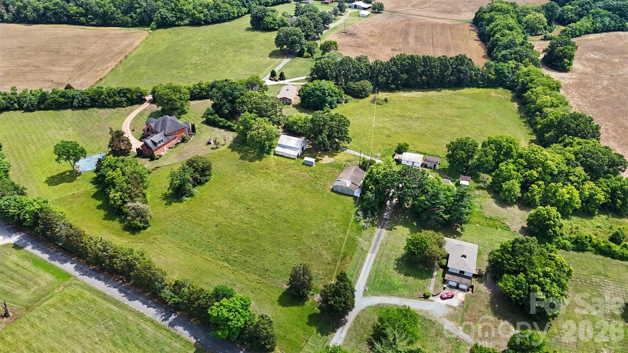 main property photo 10