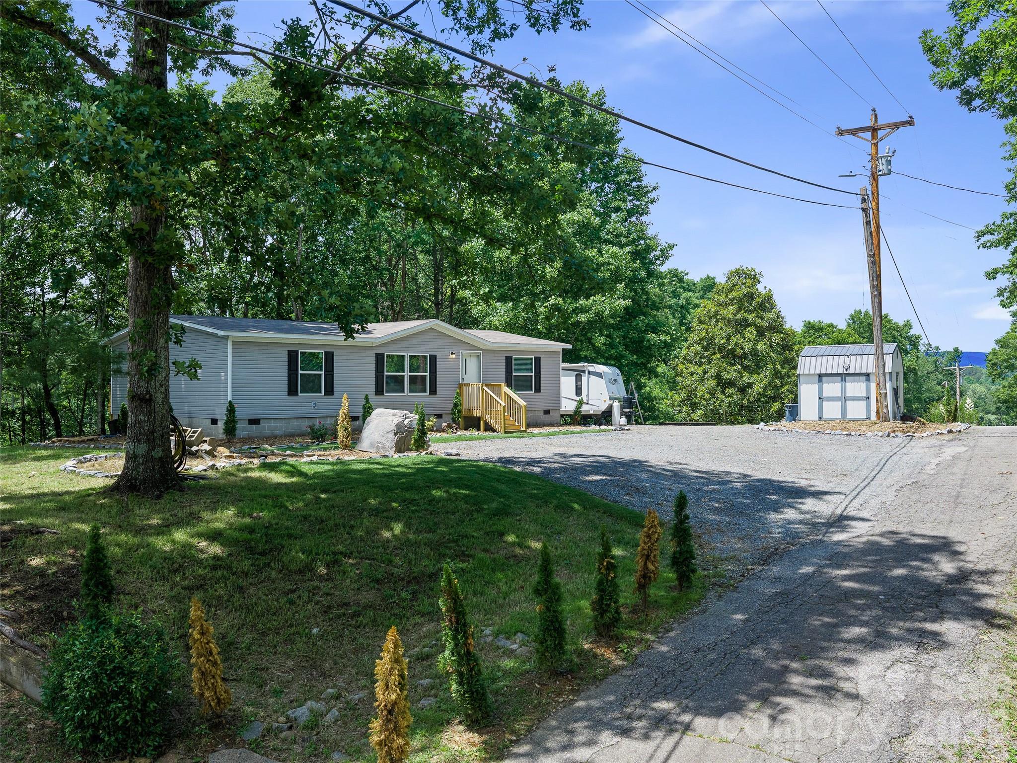 main property photo 28