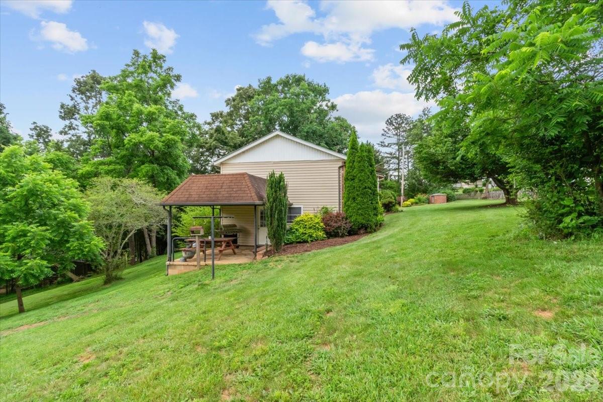 main property photo 25