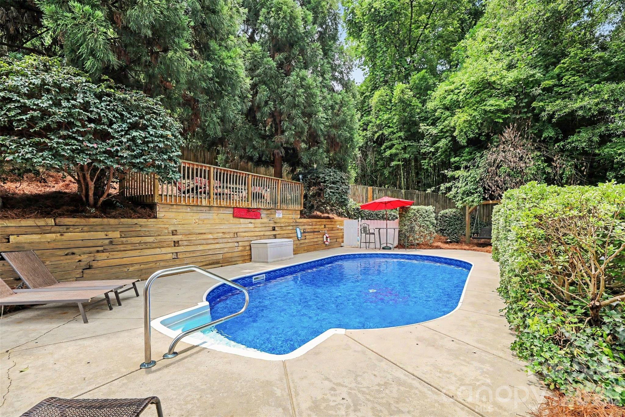 main property photo 20